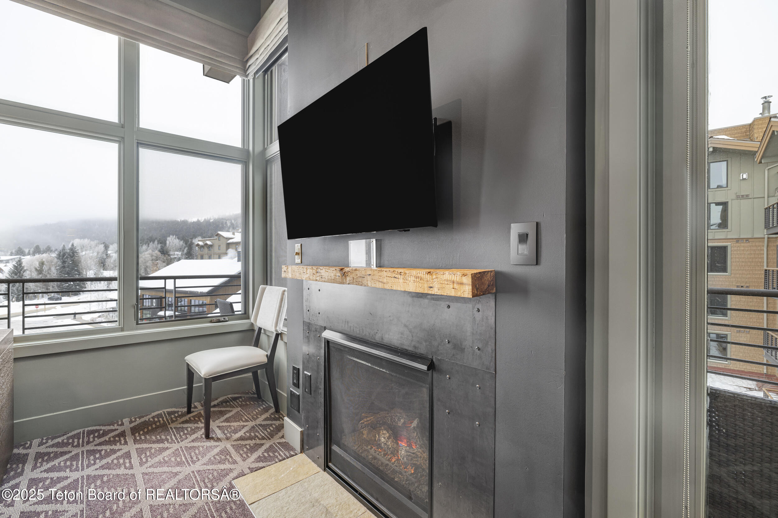 3325 W VILLAGE Drive, 559 / 561