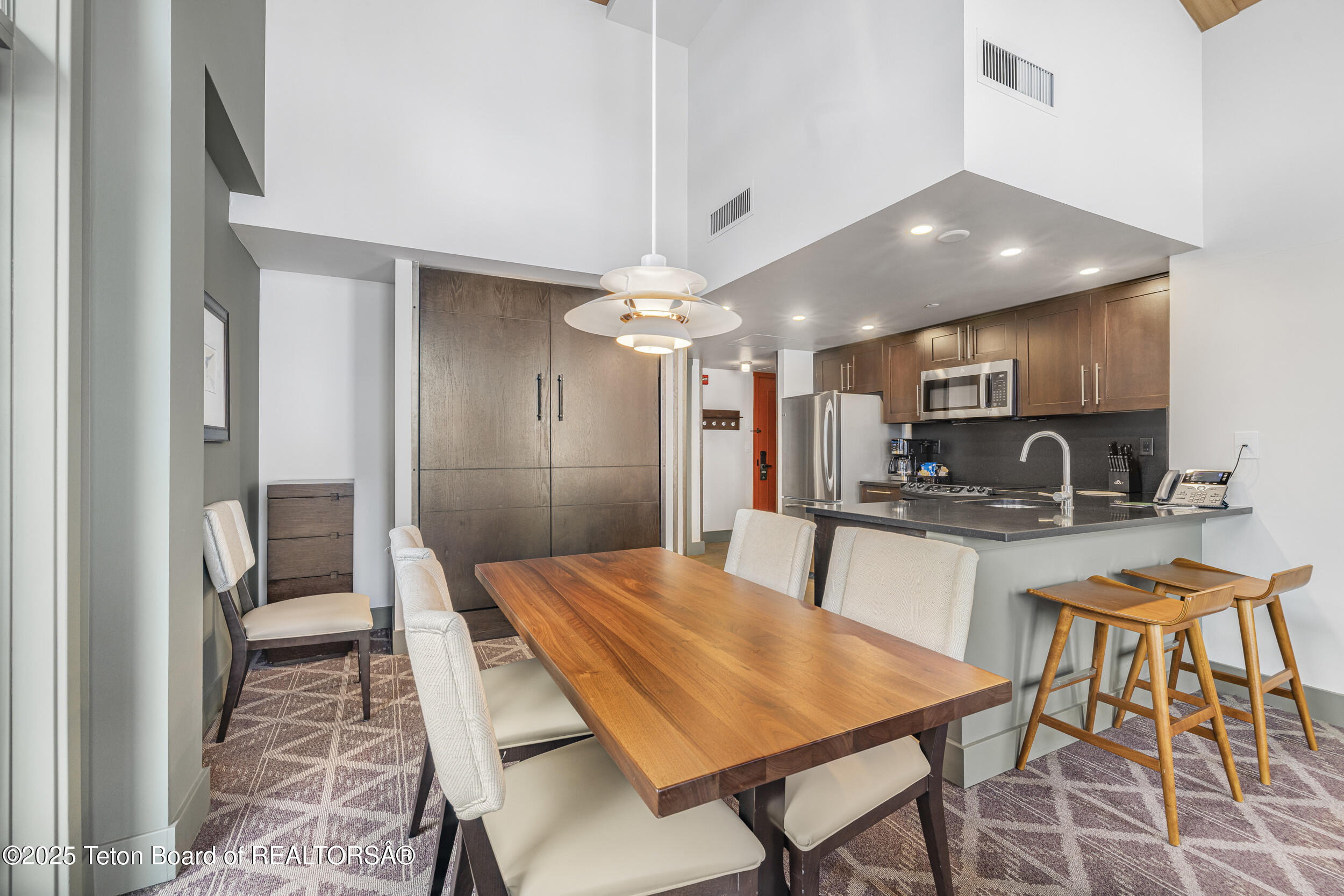 3325 W VILLAGE Drive, 559 / 561
