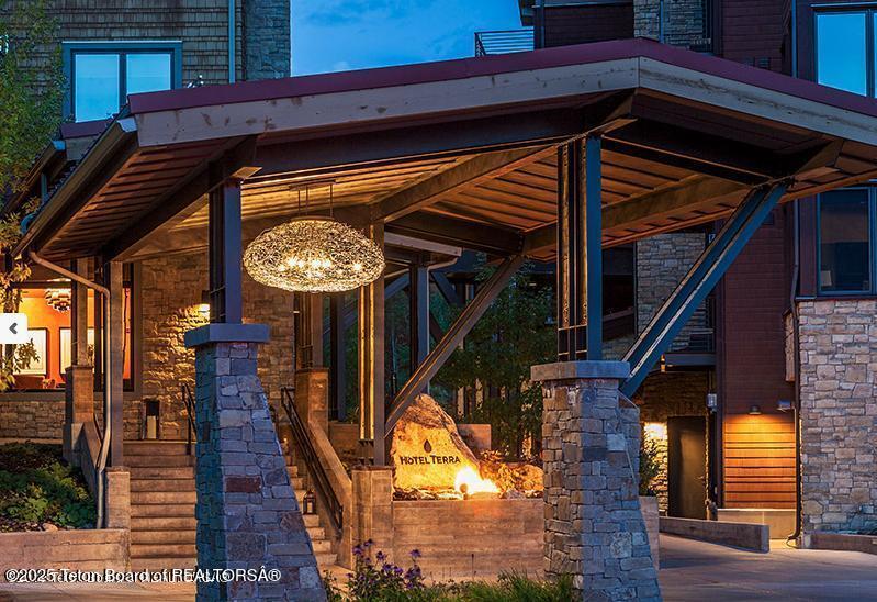 3325 W VILLAGE Drive, 559 / 561