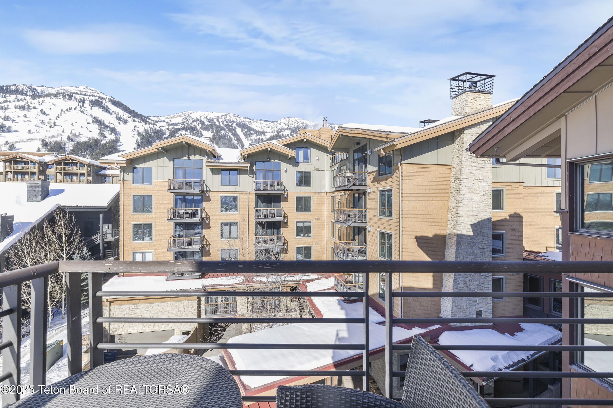 3325 W VILLAGE Drive, 559 / 561
