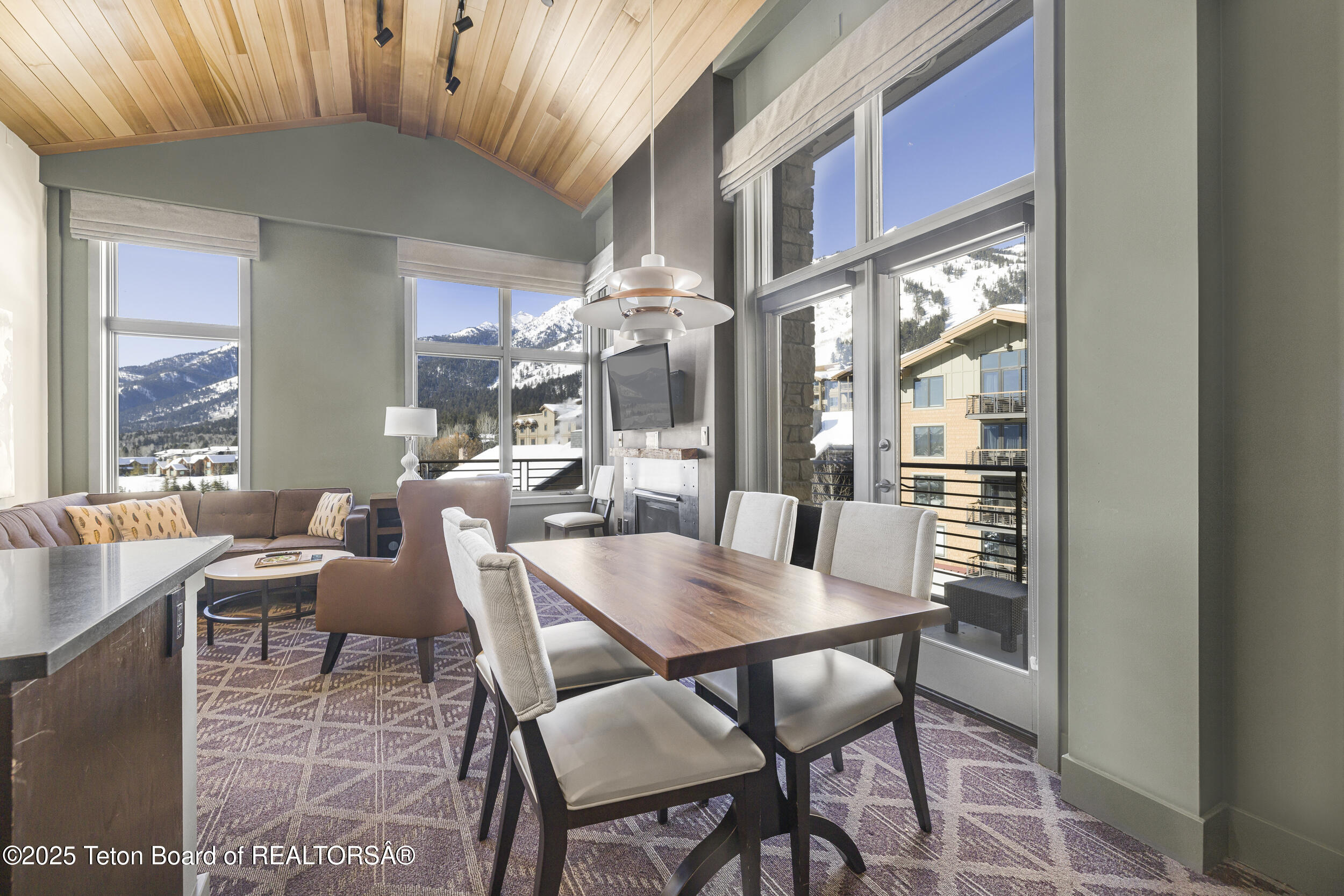3325 W VILLAGE Drive, 559 / 561