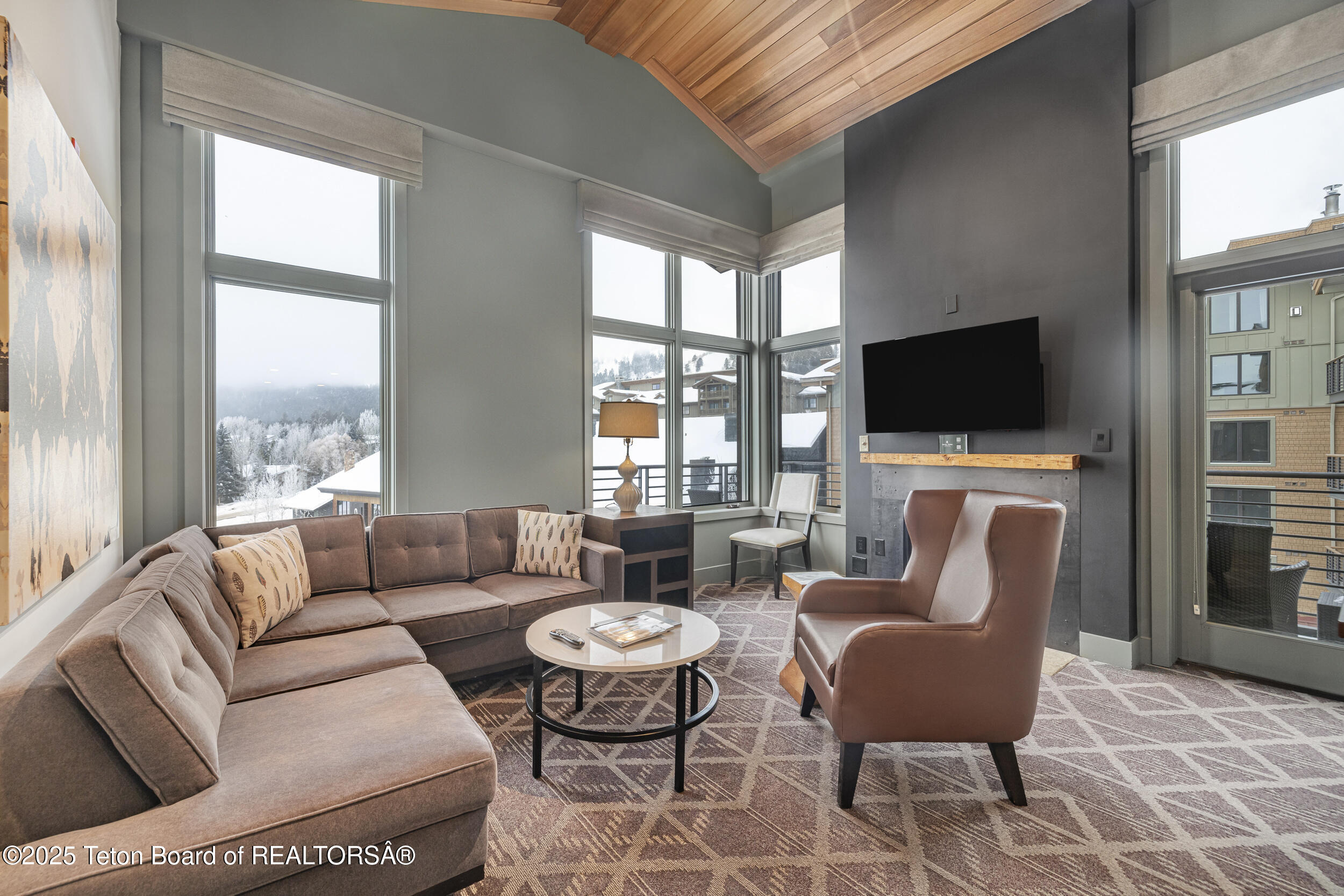3325 W VILLAGE Drive, 559 / 561
