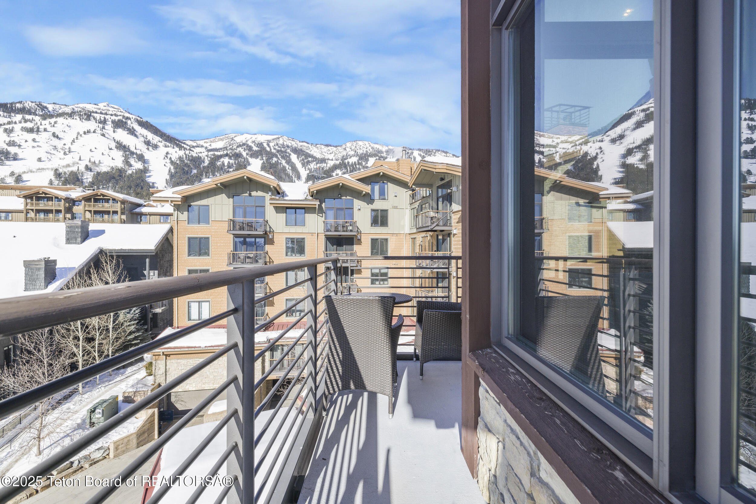 3325 W VILLAGE Drive, 559 / 561