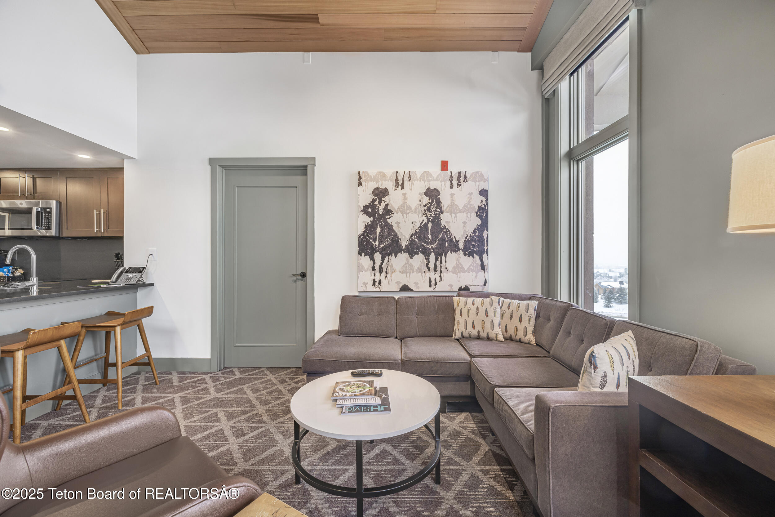 3325 W VILLAGE Drive, 559 / 561