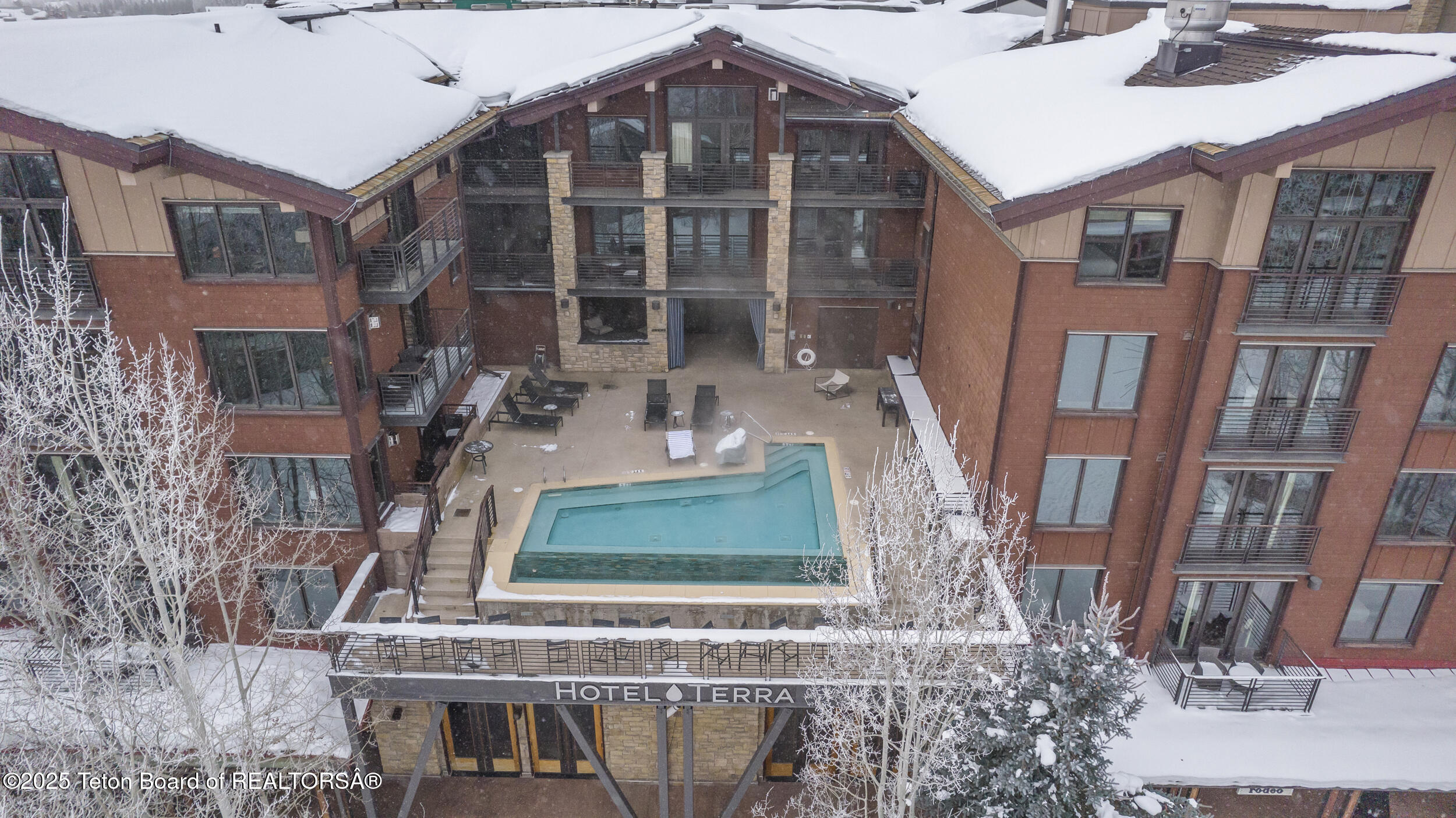 3325 W VILLAGE Drive, 559 / 561