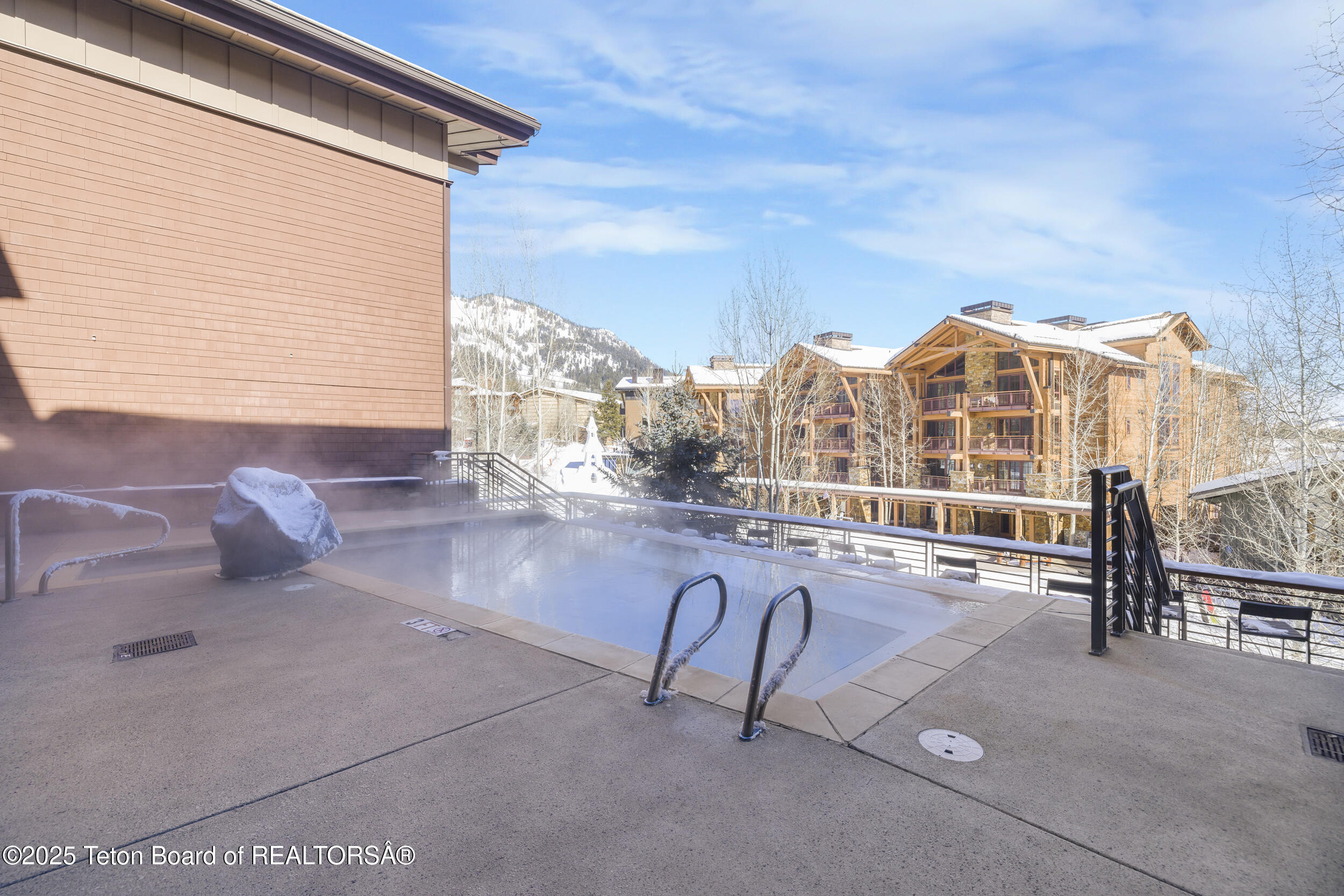 3325 W VILLAGE Drive, 559 / 561