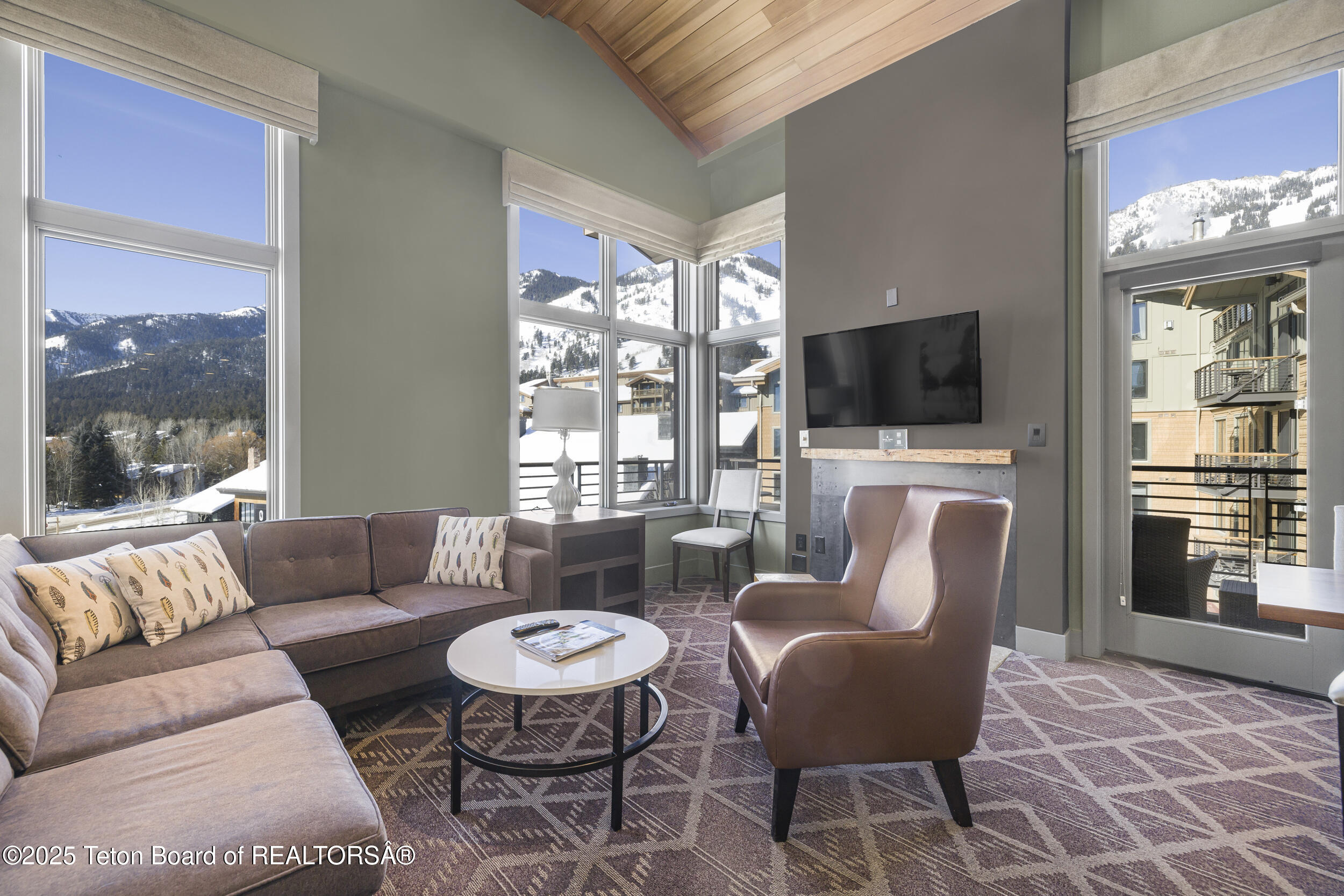 3325 W VILLAGE Drive, 559 / 561