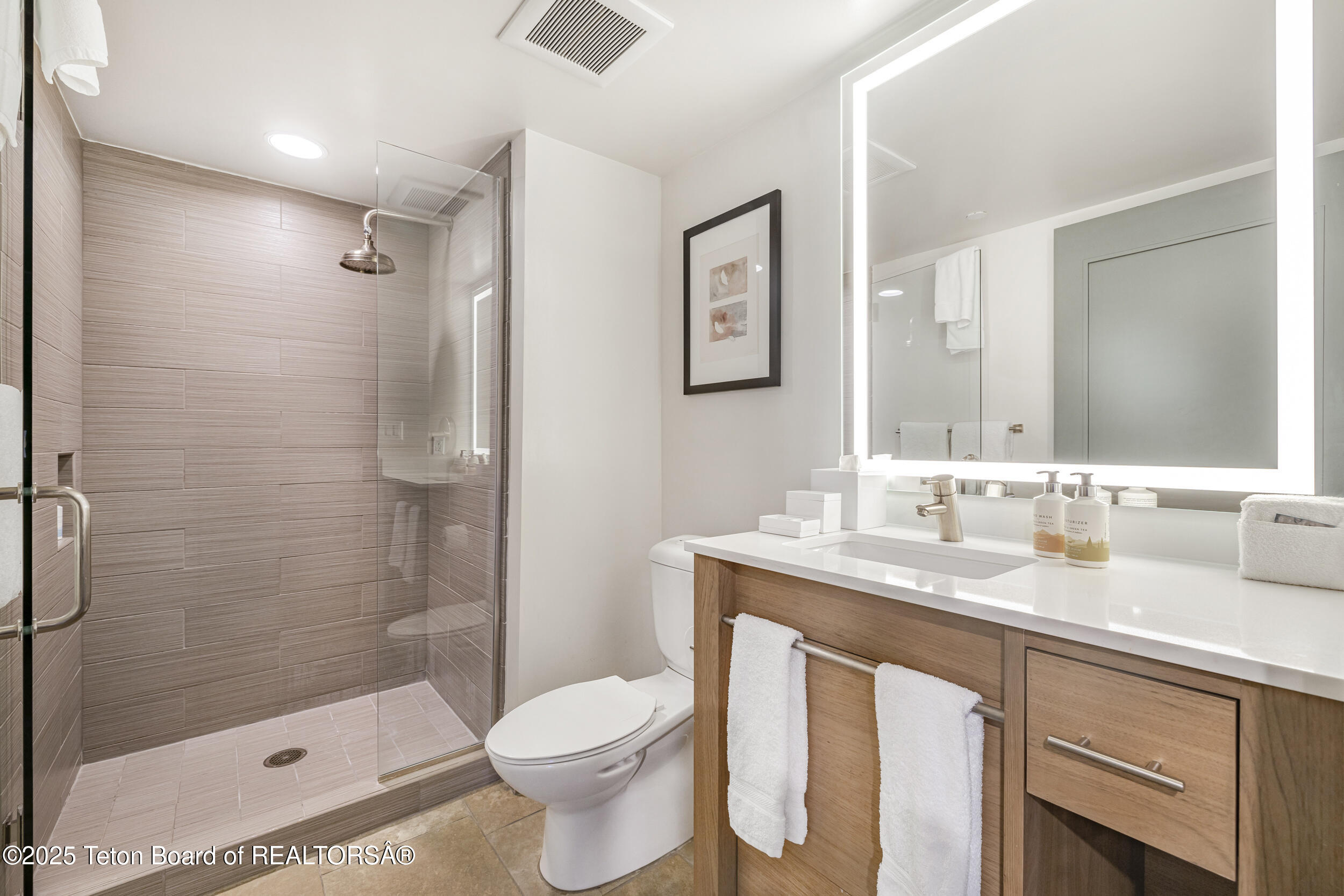 3325 W VILLAGE Drive, 559 / 561