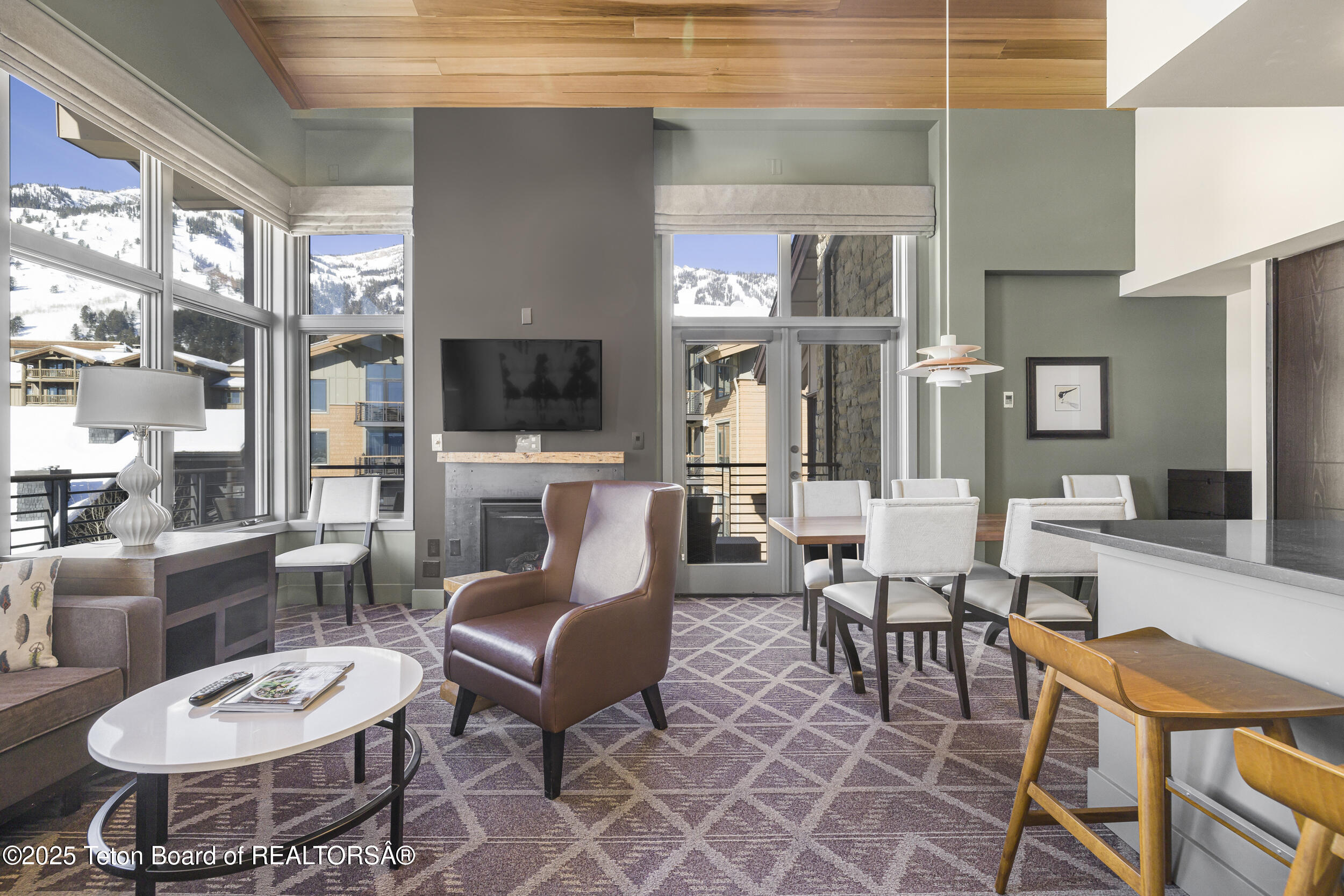 3325 W VILLAGE Drive, 559 / 561