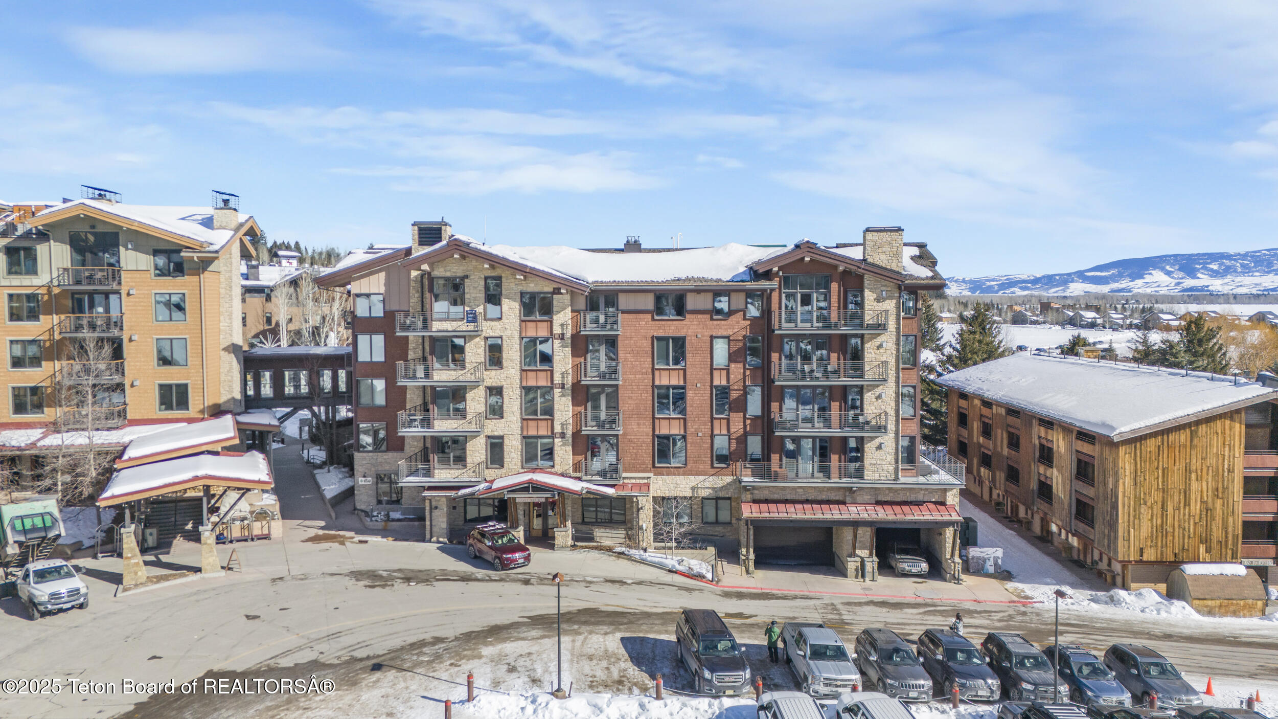 3325 W VILLAGE Drive, 559 / 561