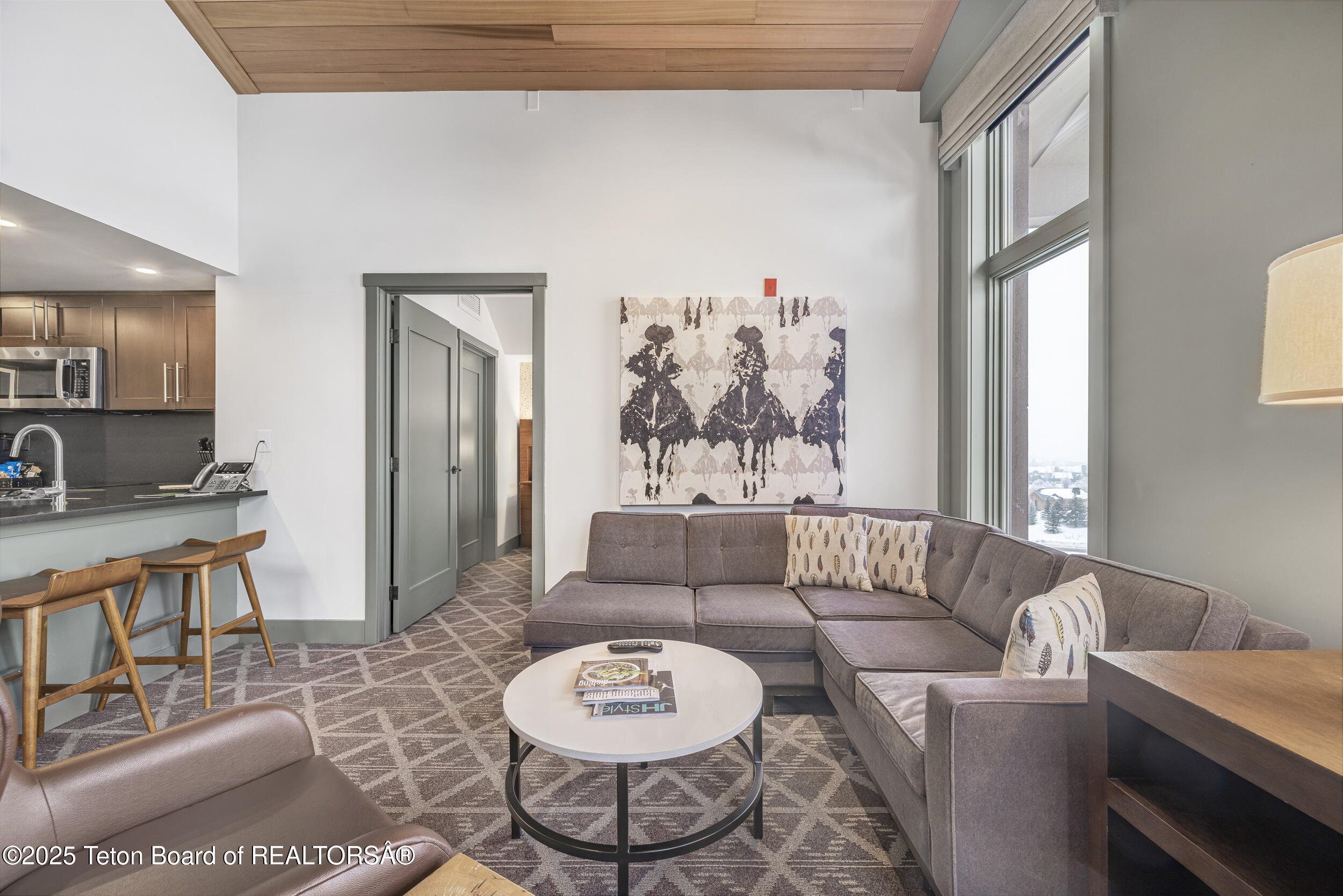 3325 W VILLAGE Drive, 559 / 561