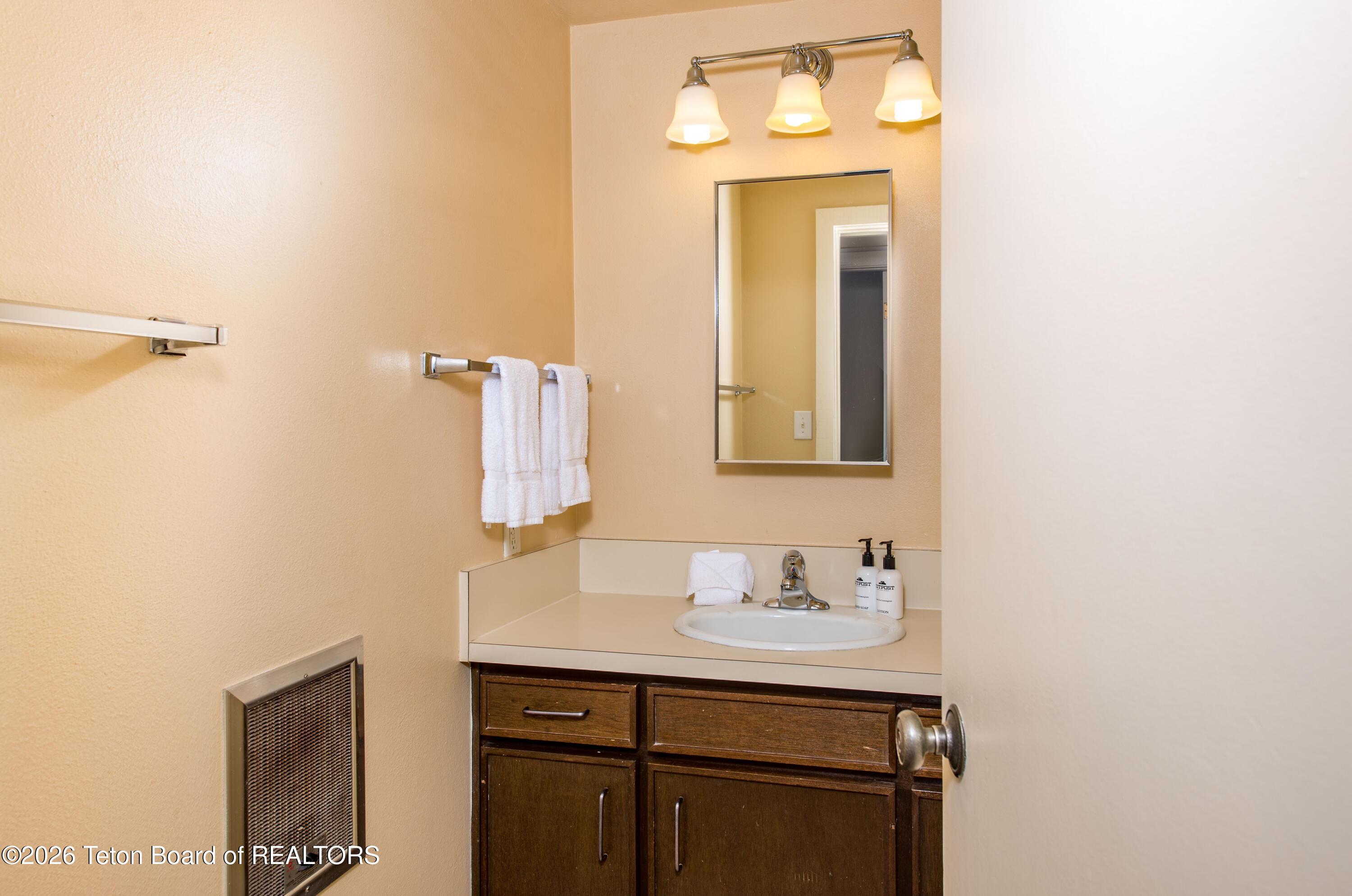 7120 N RACHEL Way 1-2