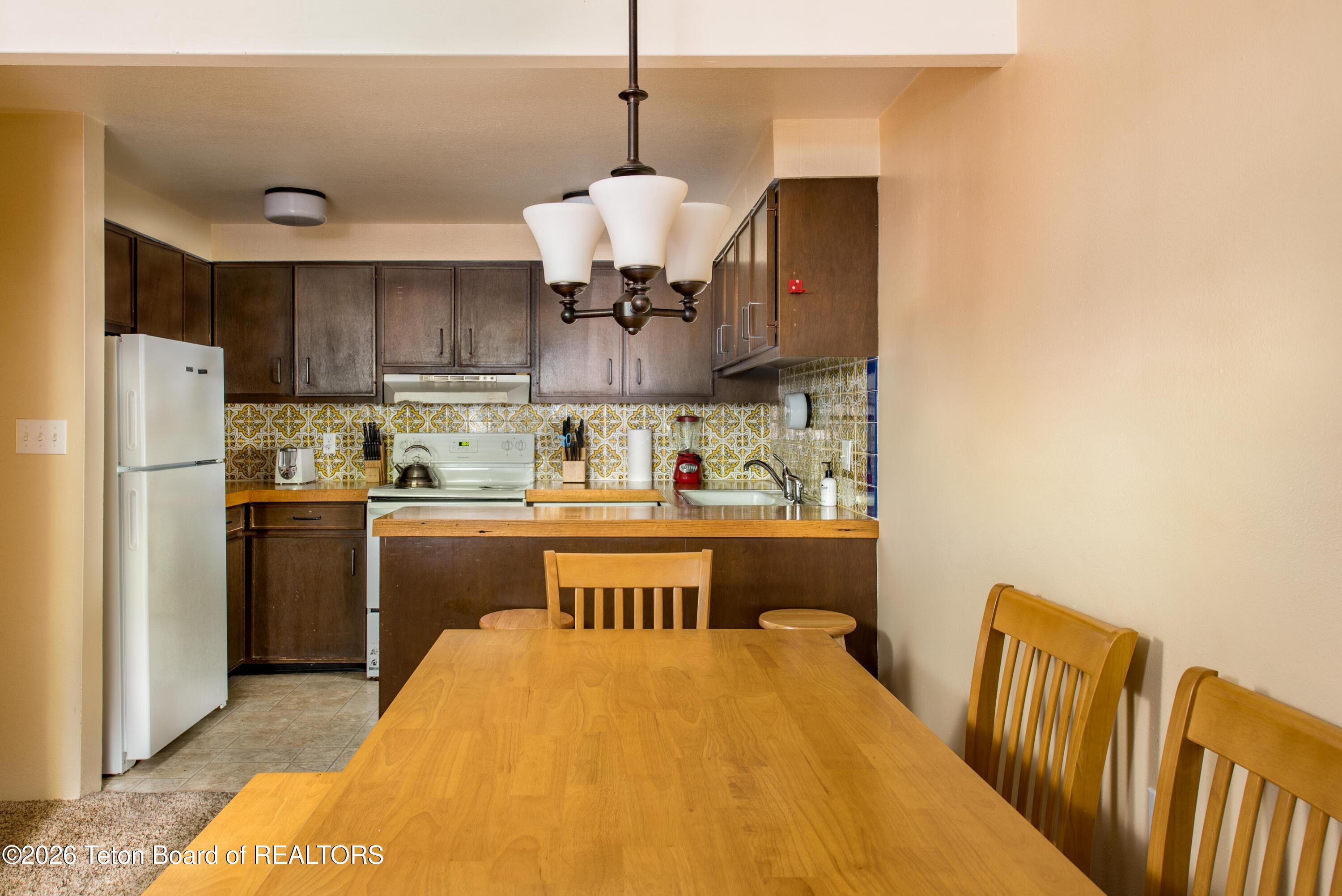 7120 N RACHEL Way 1-2