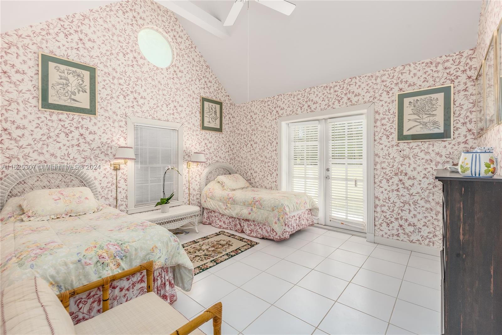 43 N Beach Rd