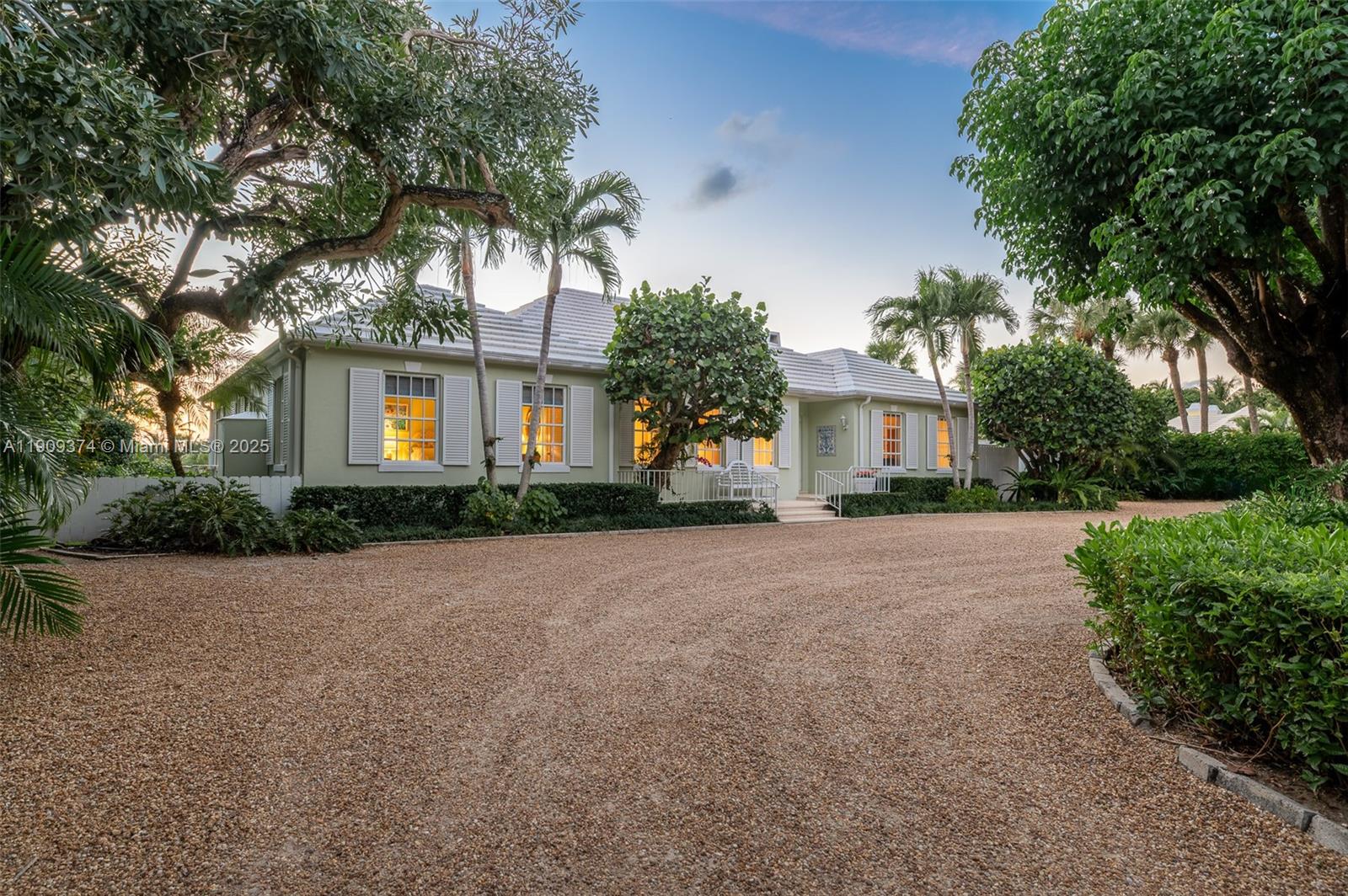 18 Gomez Rd