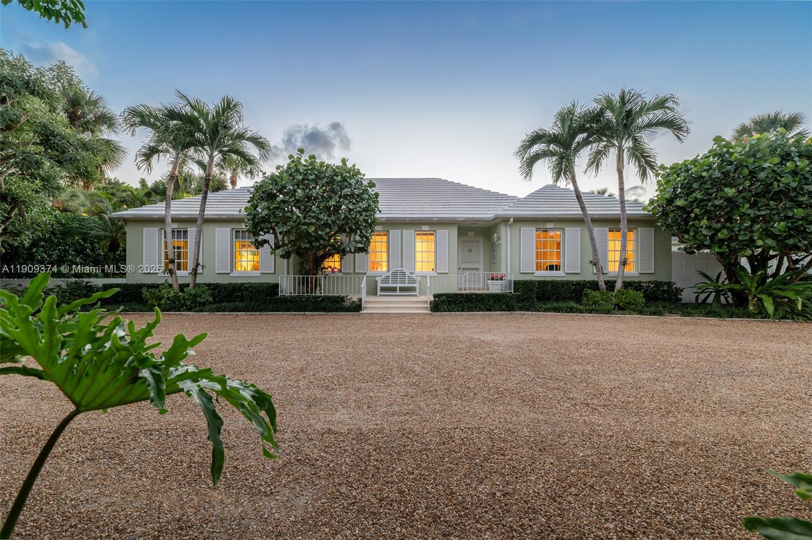 18 Gomez Rd