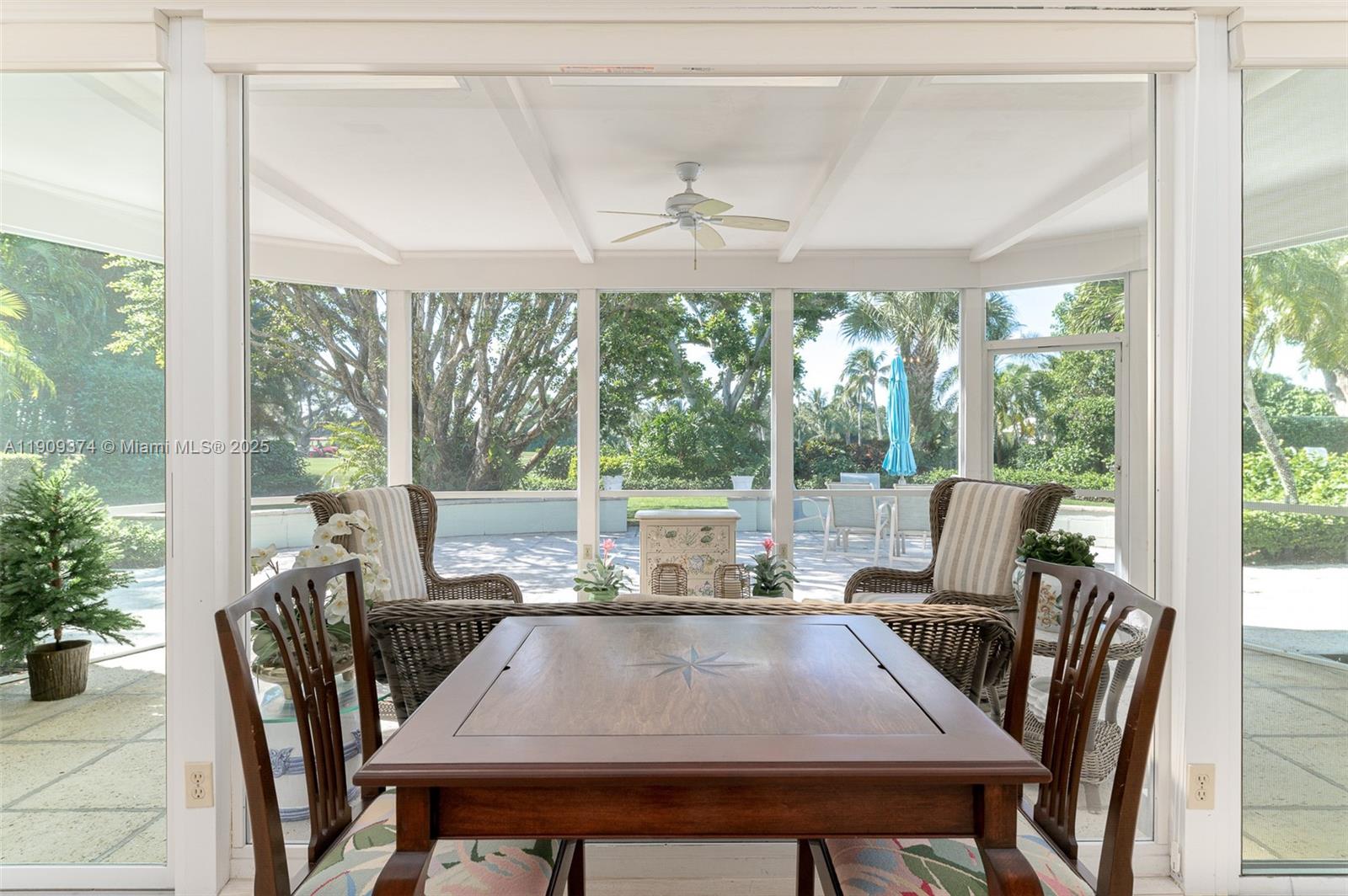 18 Gomez Rd