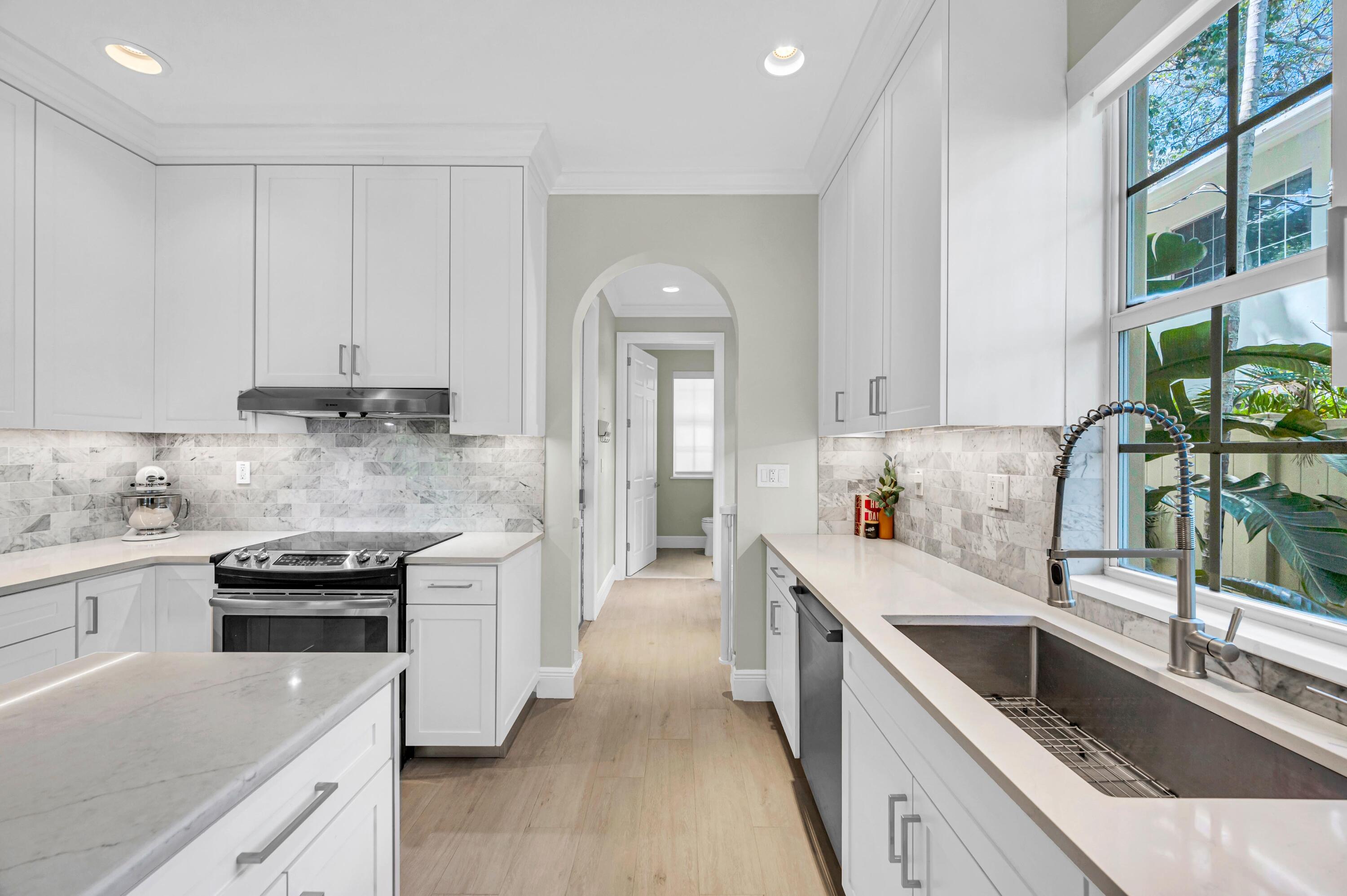 449 NE 16th Ave