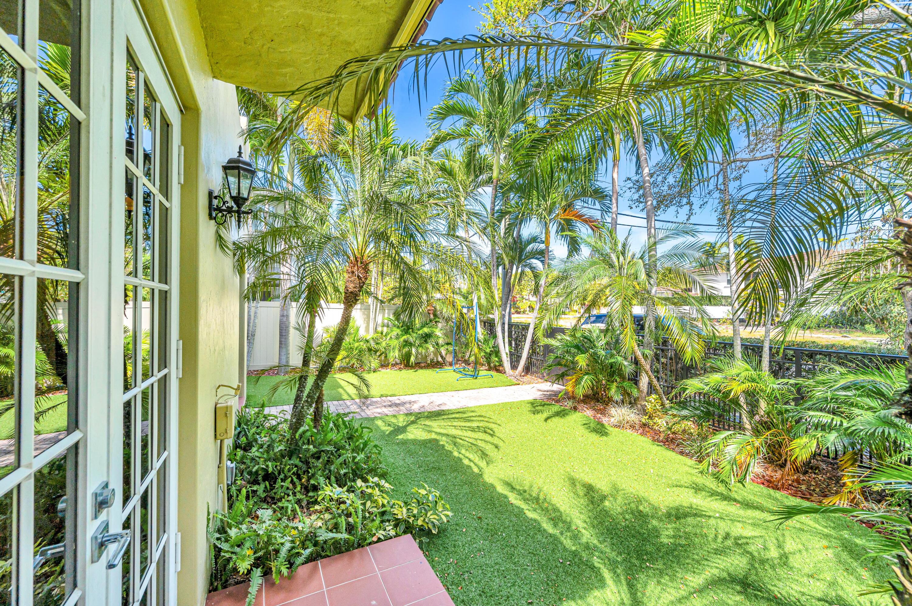 449 NE 16th Ave