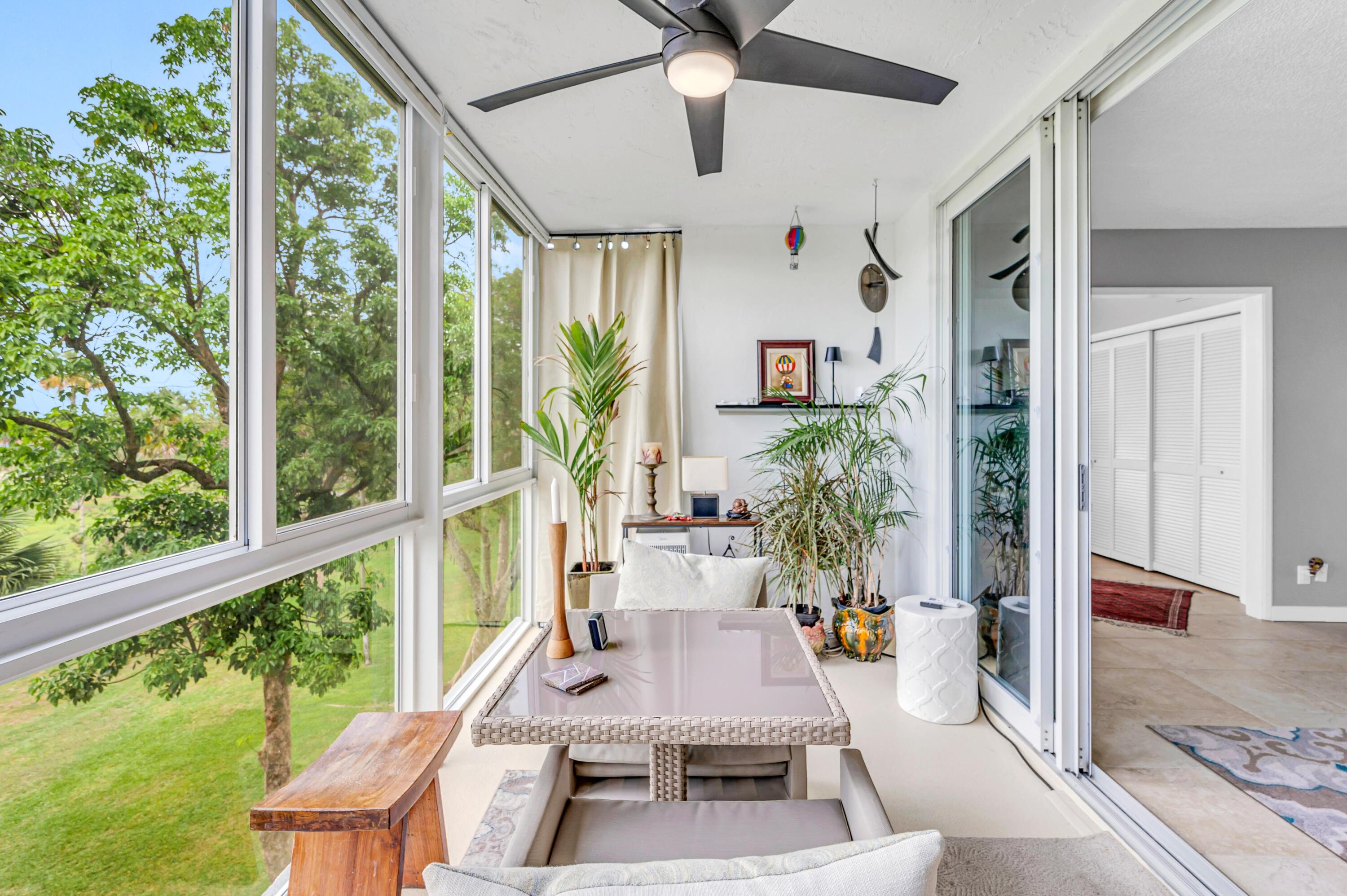 3970 Oaks Clubhouse Drive 401