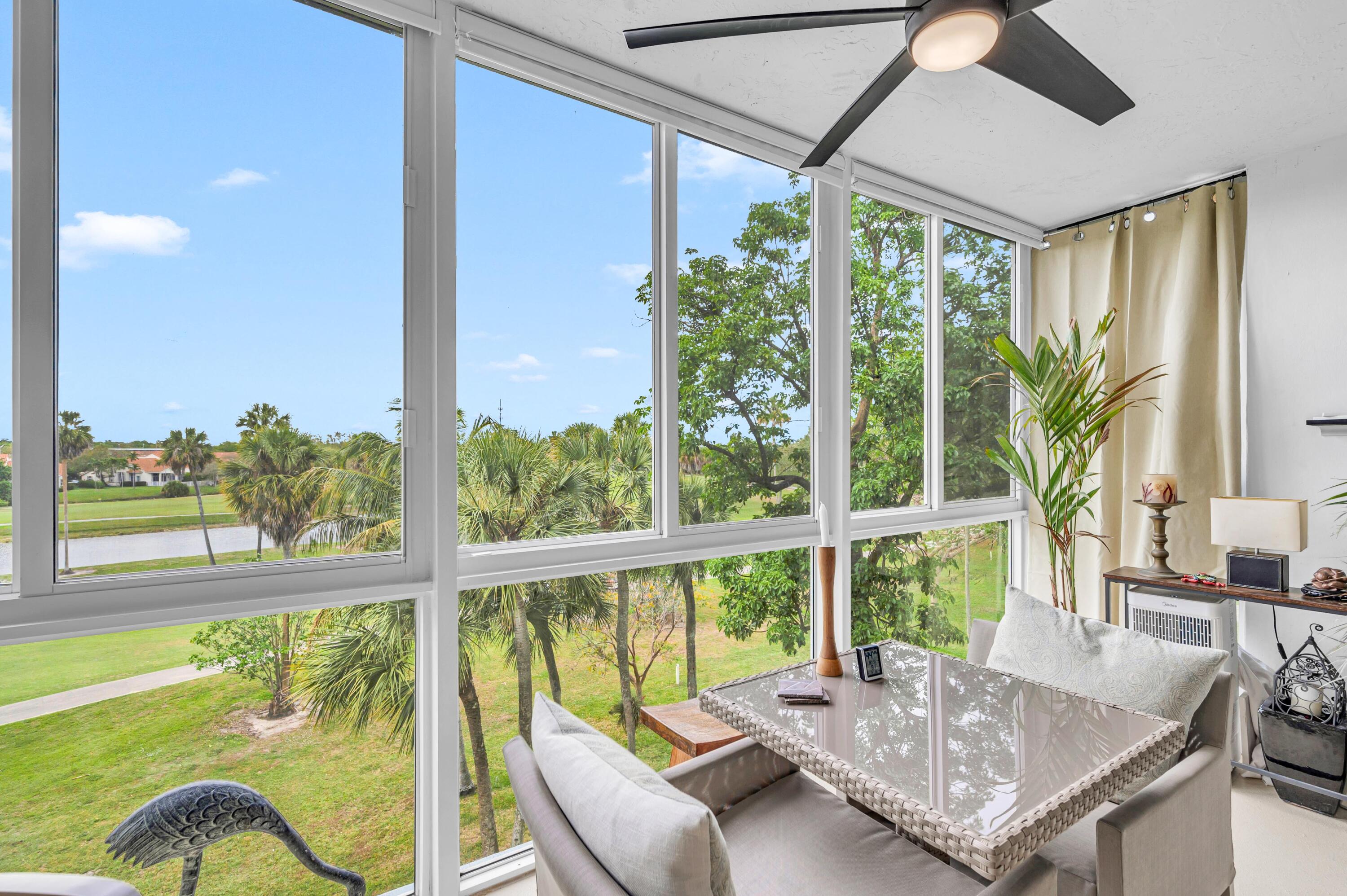 3970 Oaks Clubhouse Drive 401