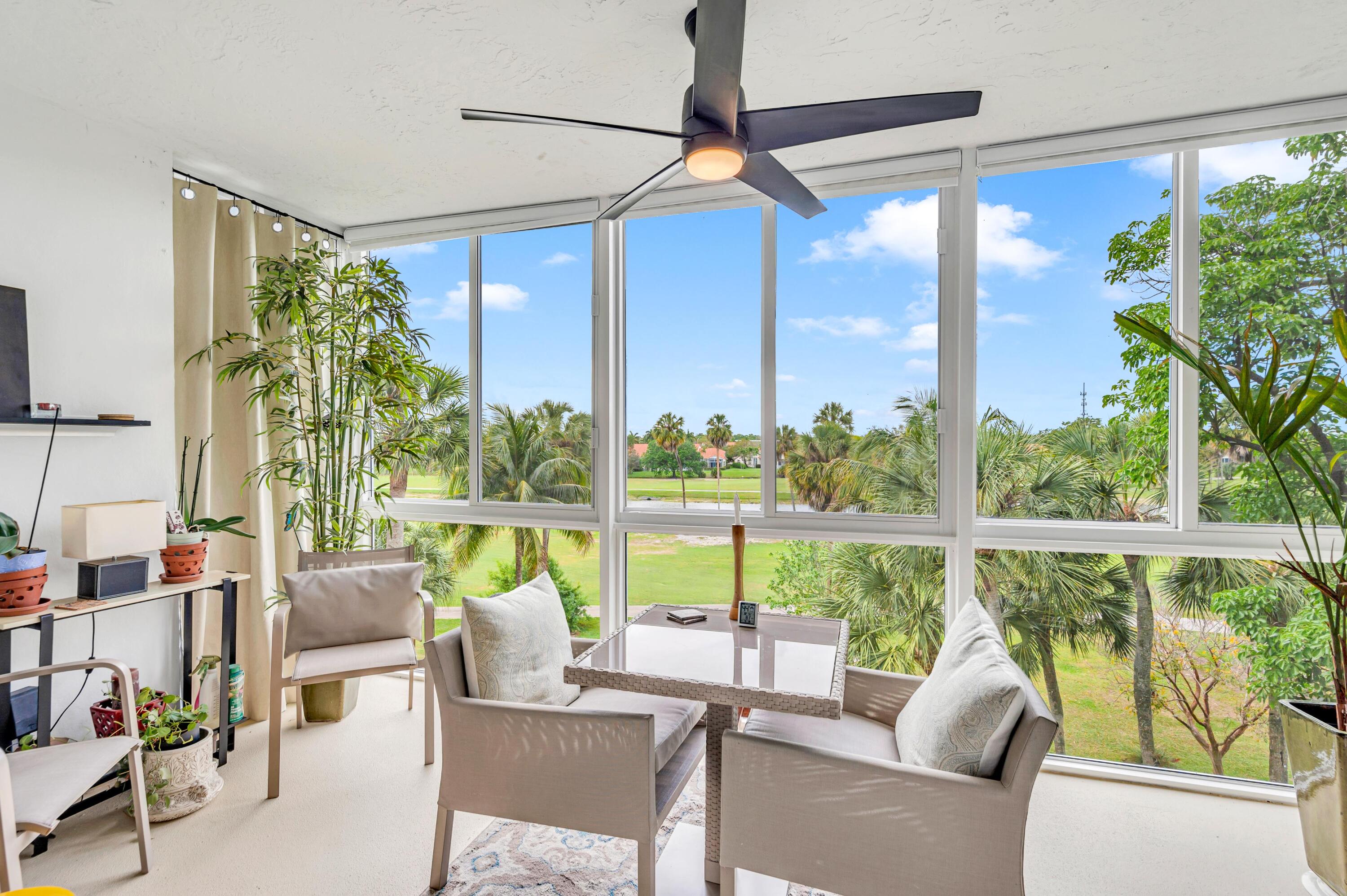 3970 Oaks Clubhouse Drive 401