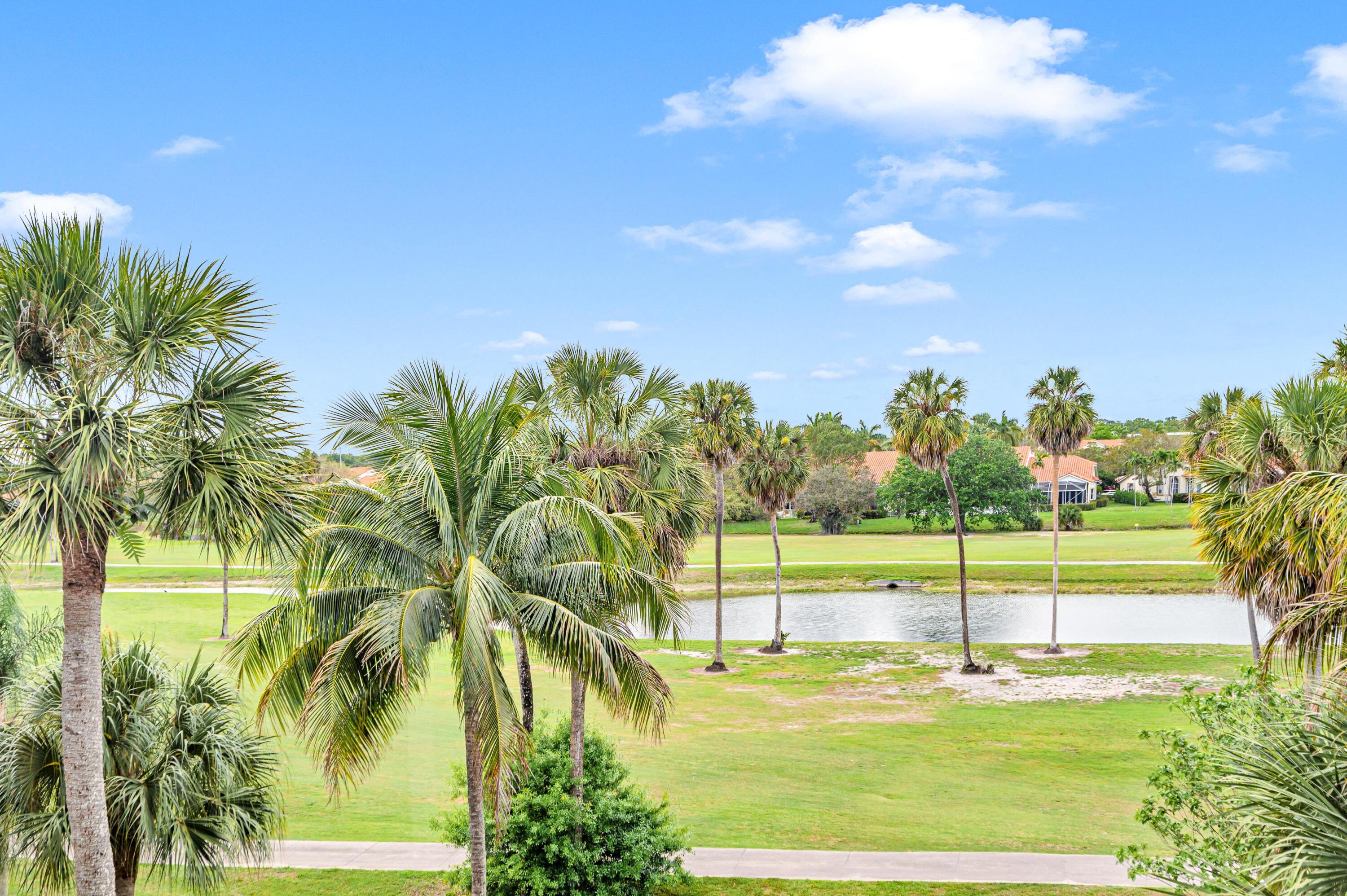 3970 Oaks Clubhouse Drive 401