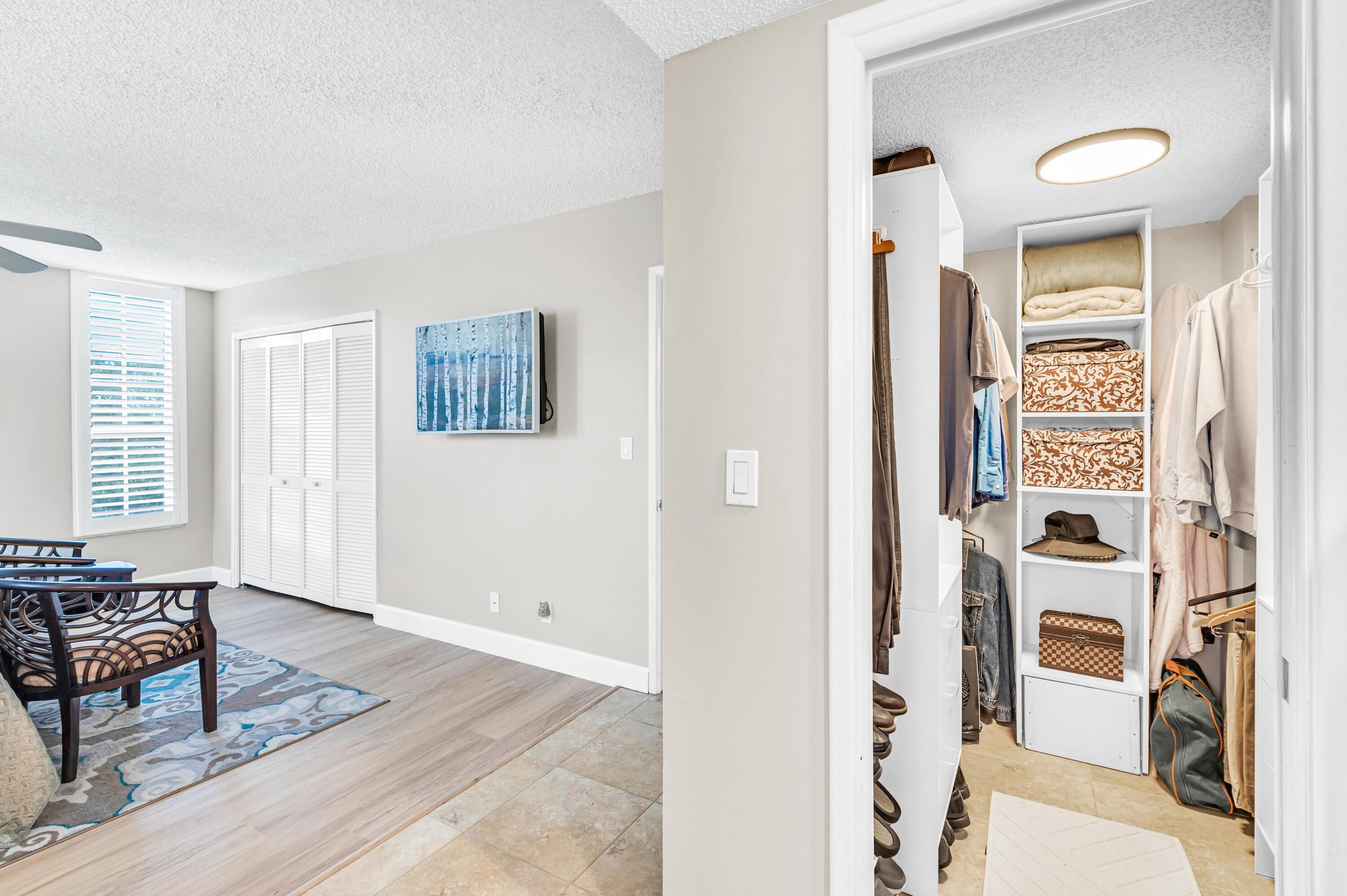 3970 Oaks Clubhouse Drive 401