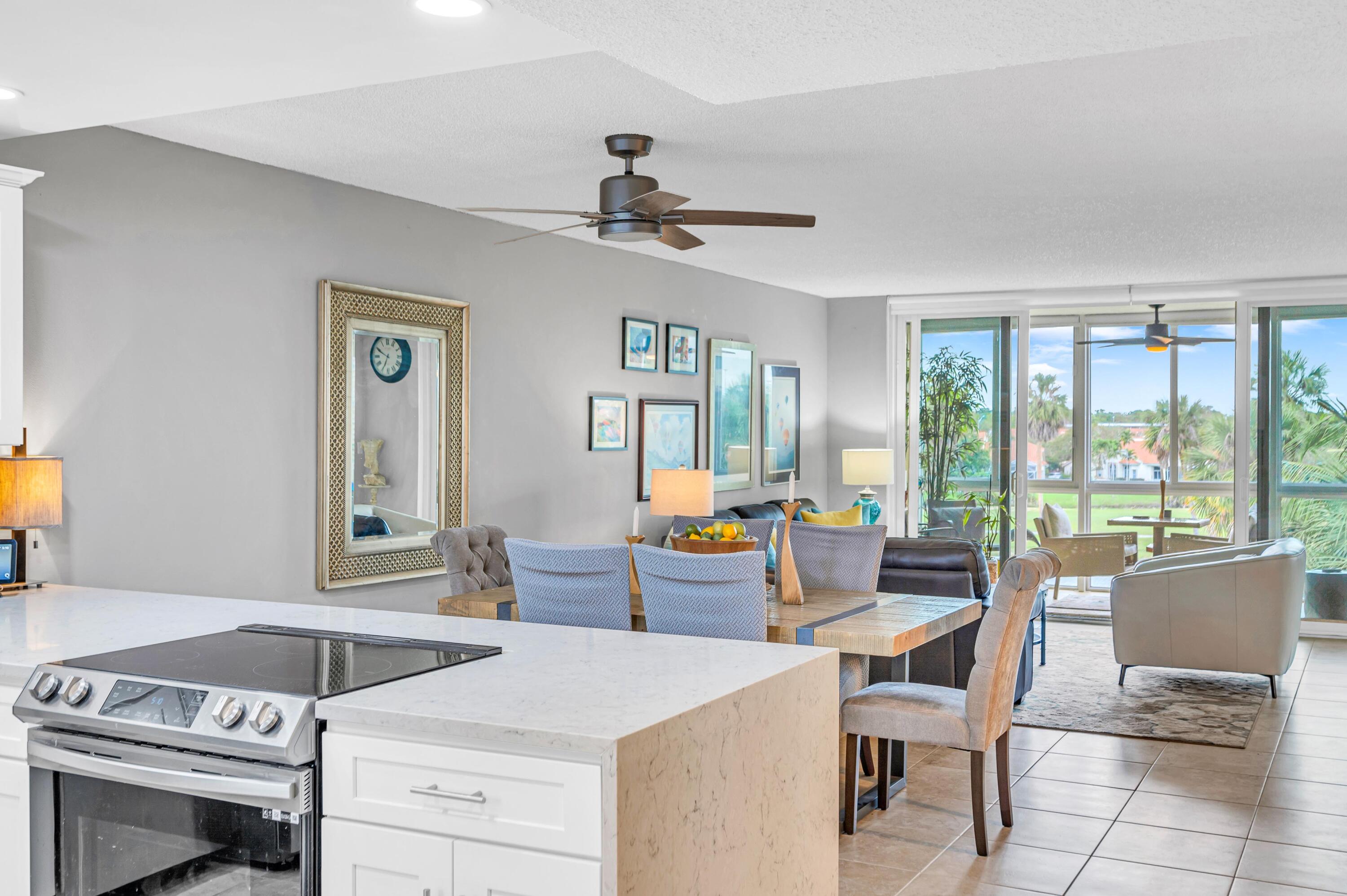 3970 Oaks Clubhouse Drive 401