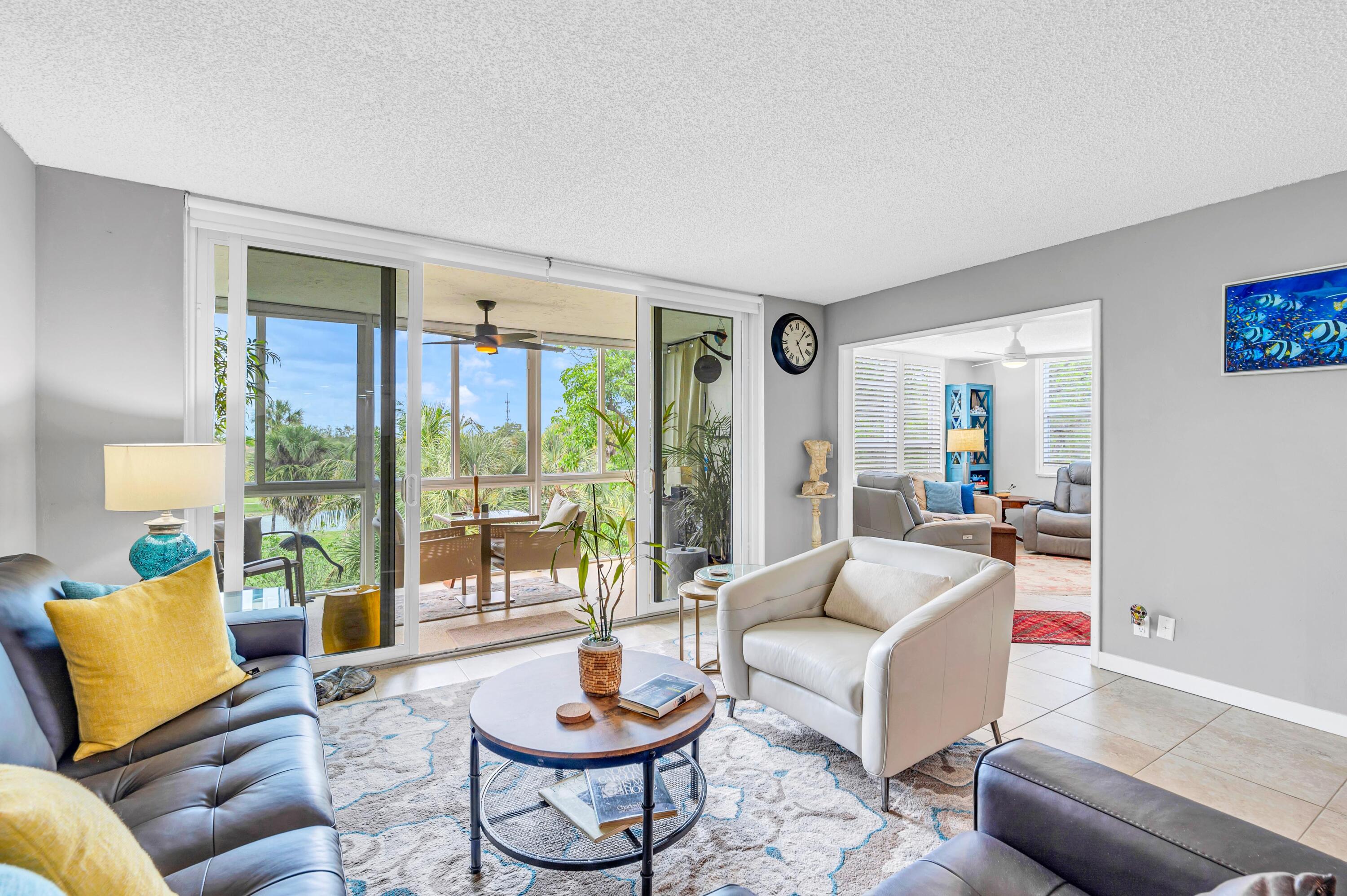 3970 Oaks Clubhouse Drive 401