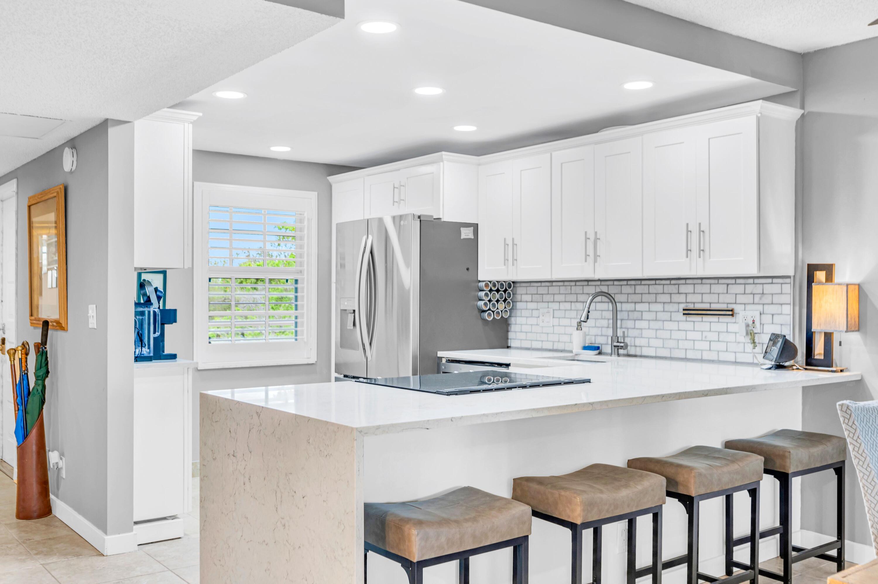 3970 Oaks Clubhouse Drive 401