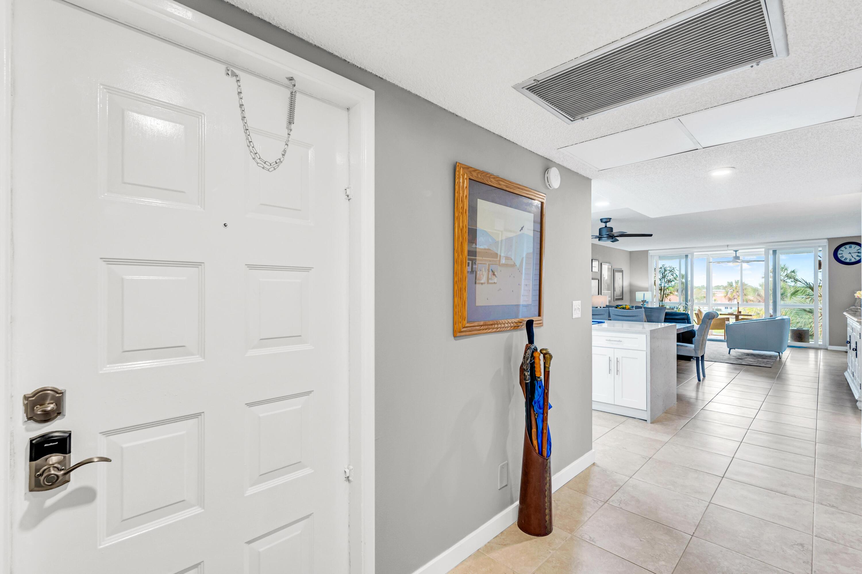 3970 Oaks Clubhouse Drive 401