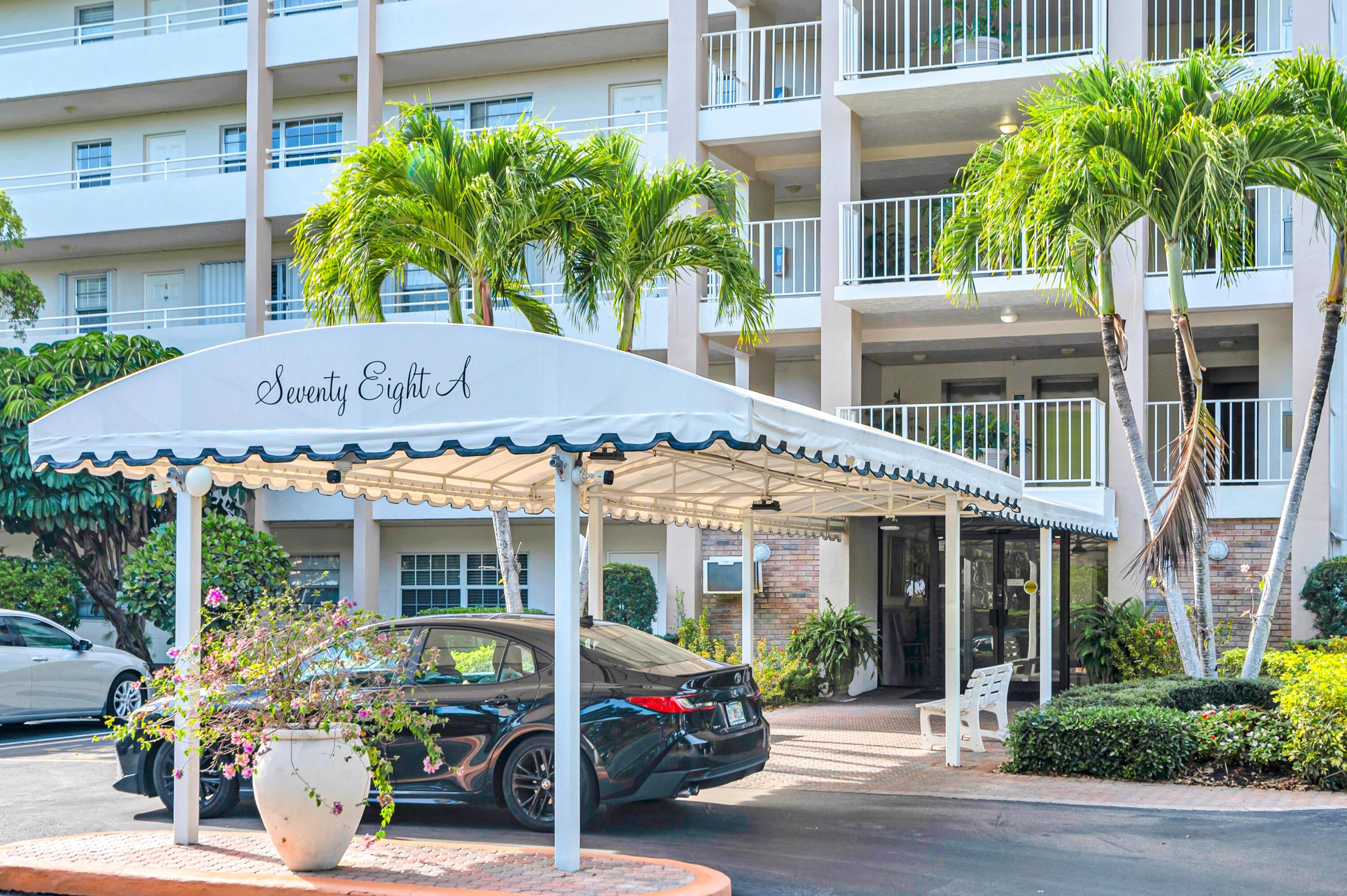 3970 Oaks Clubhouse Drive 401