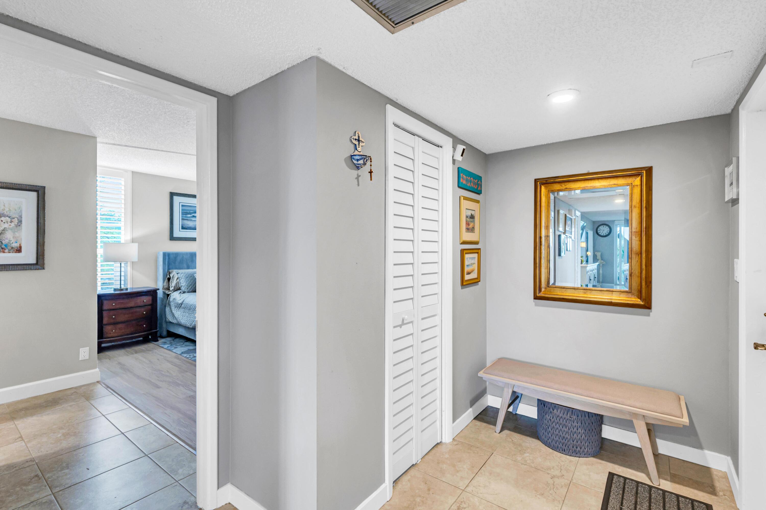 3970 Oaks Clubhouse Drive 401