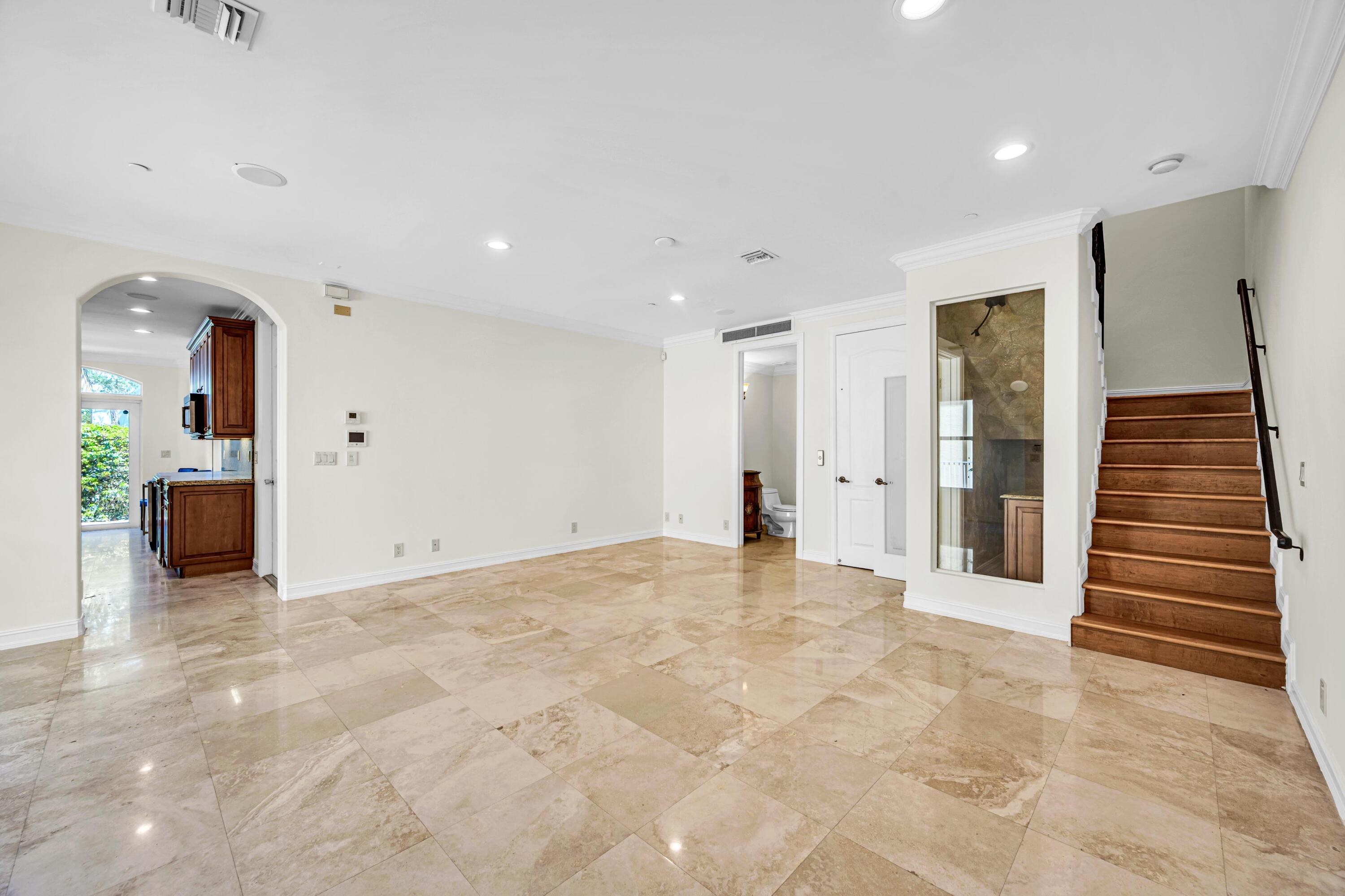 903 NE 17th Way 104