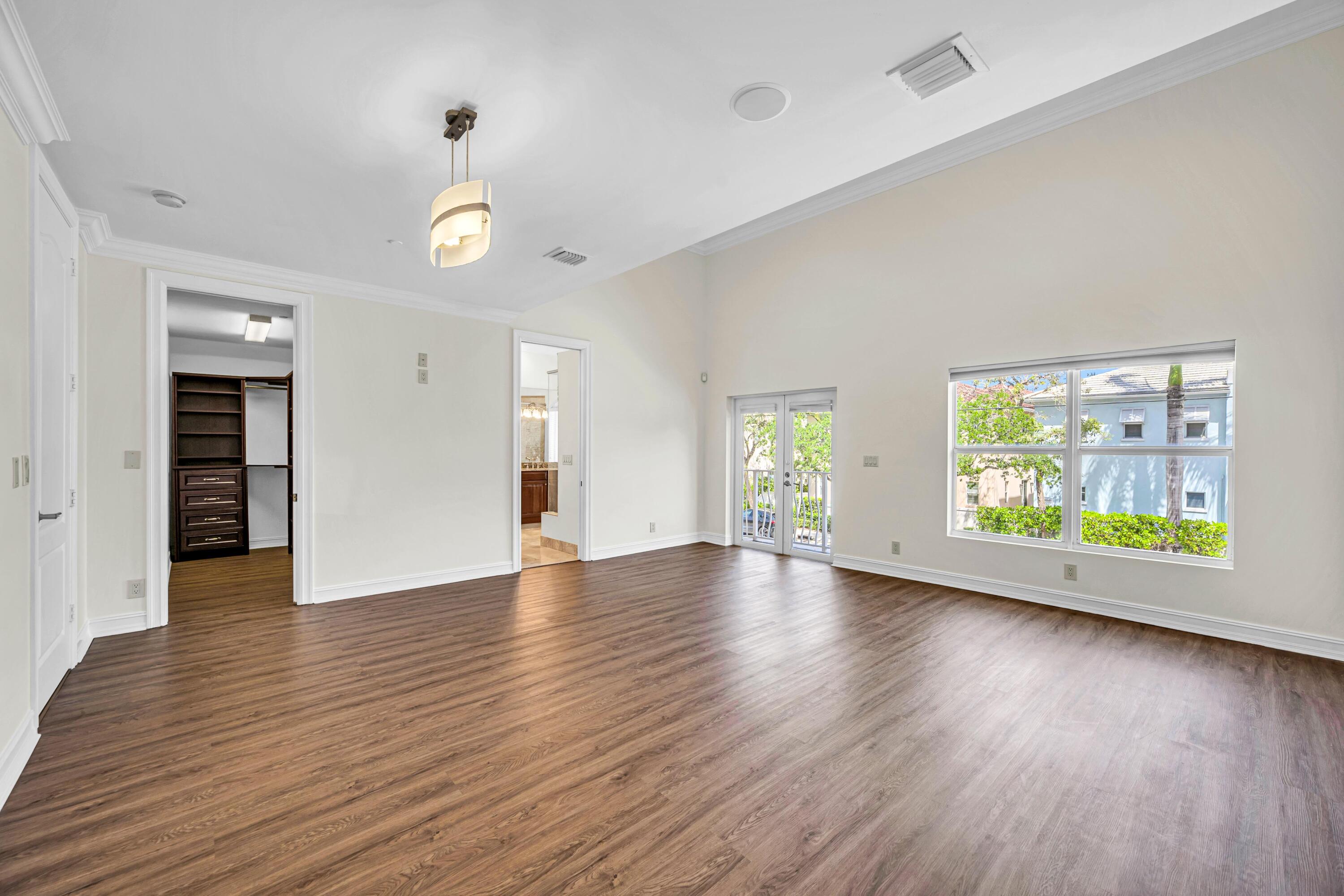 903 NE 17th Way 104