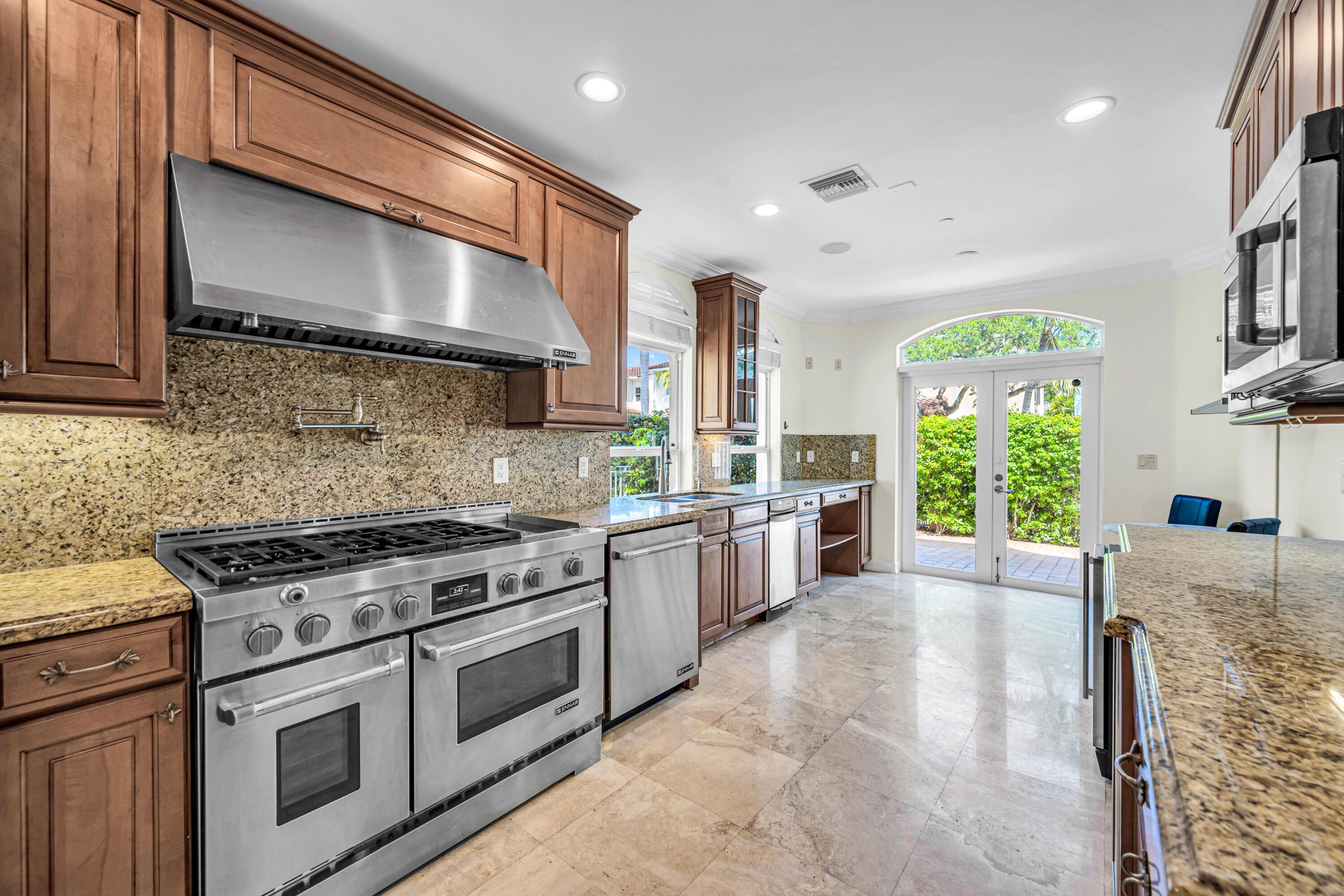 903 NE 17th Way 104
