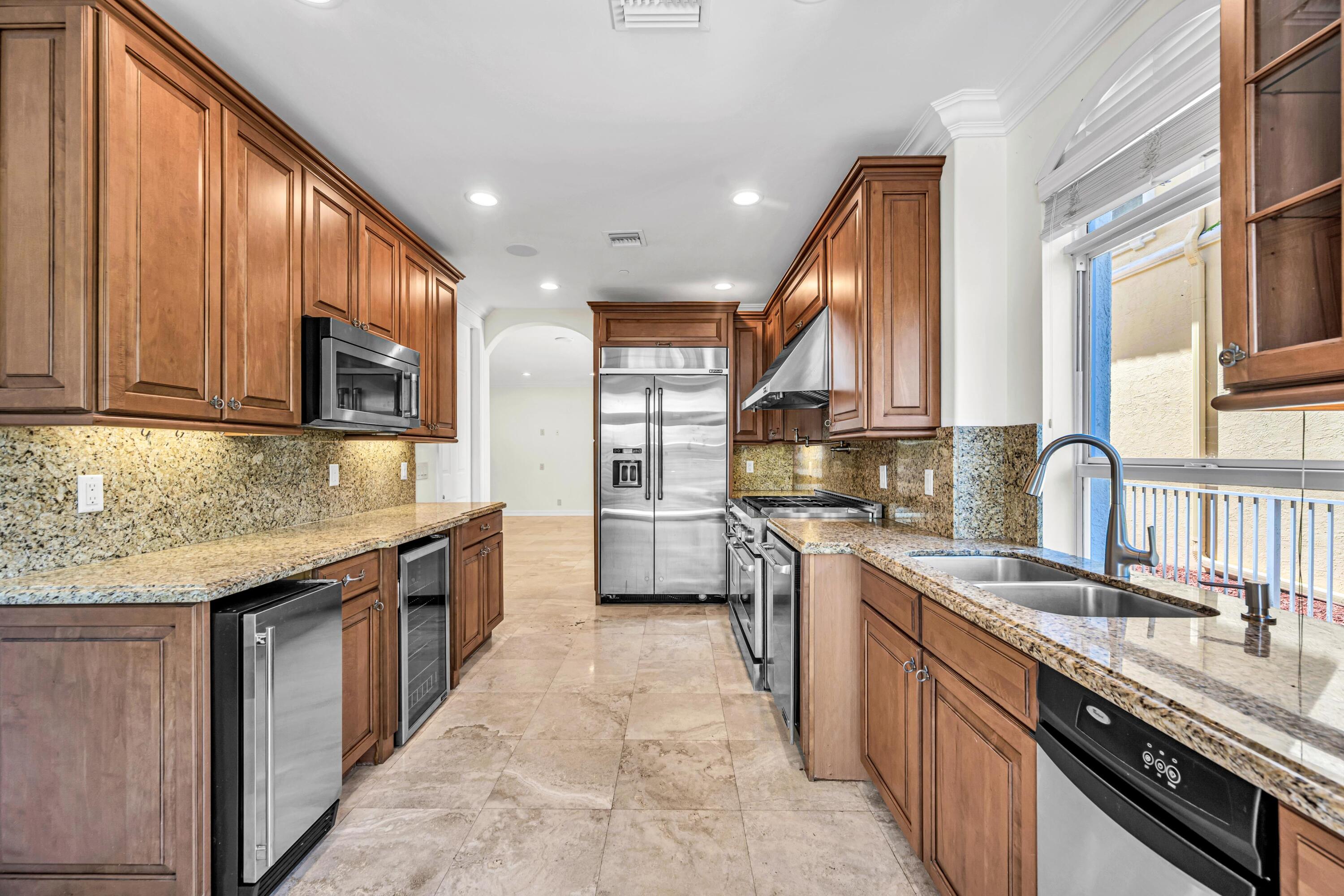 903 NE 17th Way 104