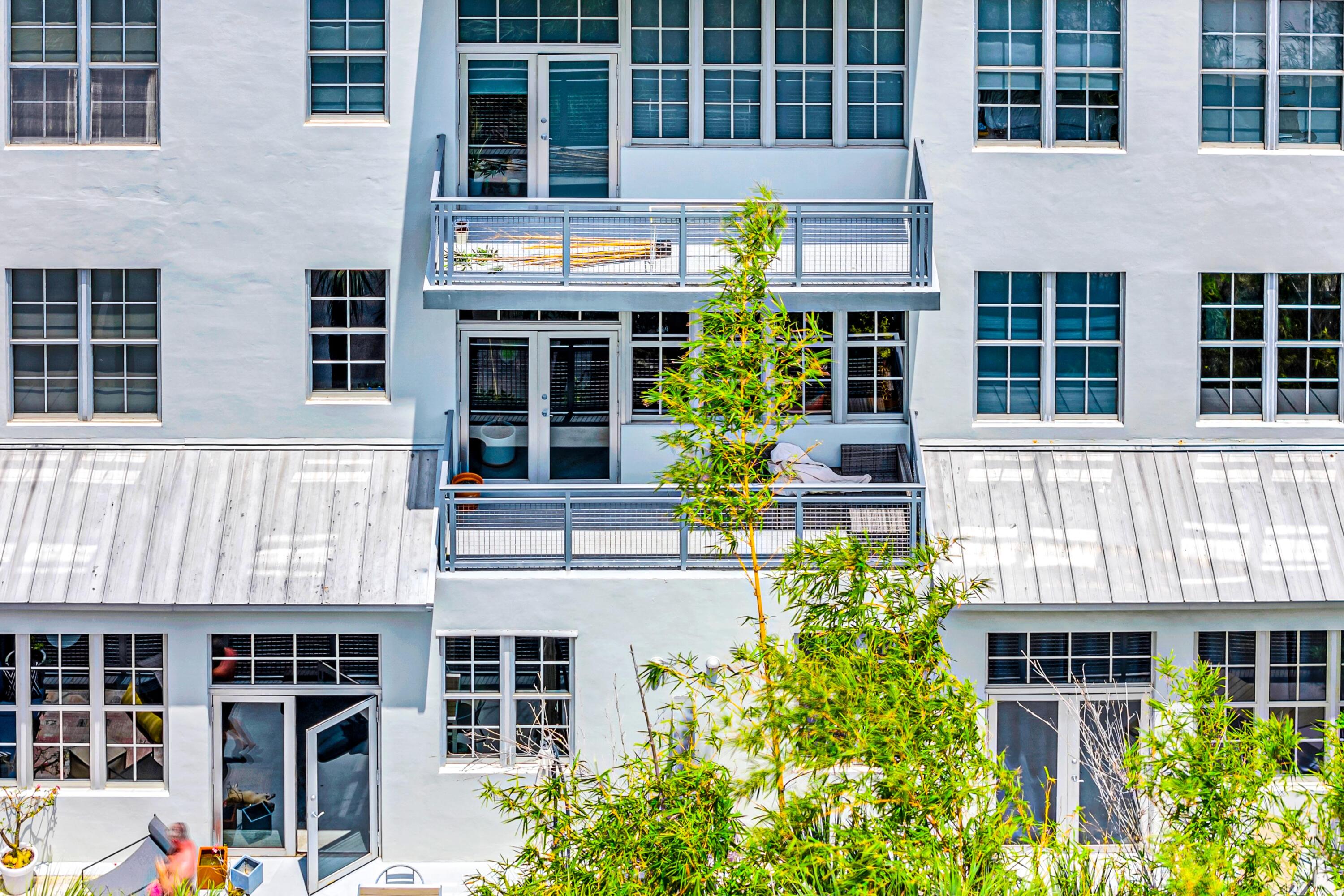 425 N Andrews Avenue 303