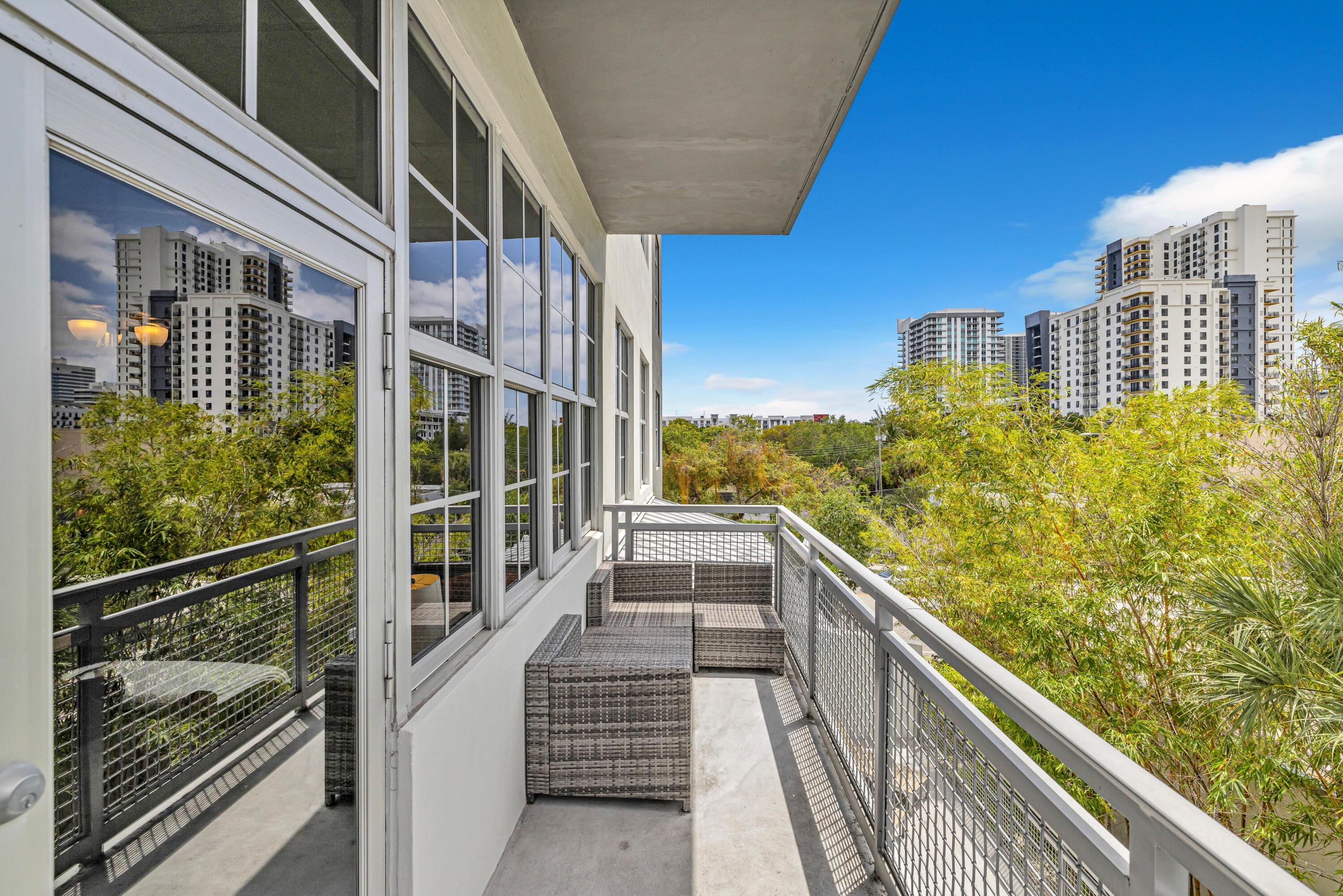 425 N Andrews Avenue 303