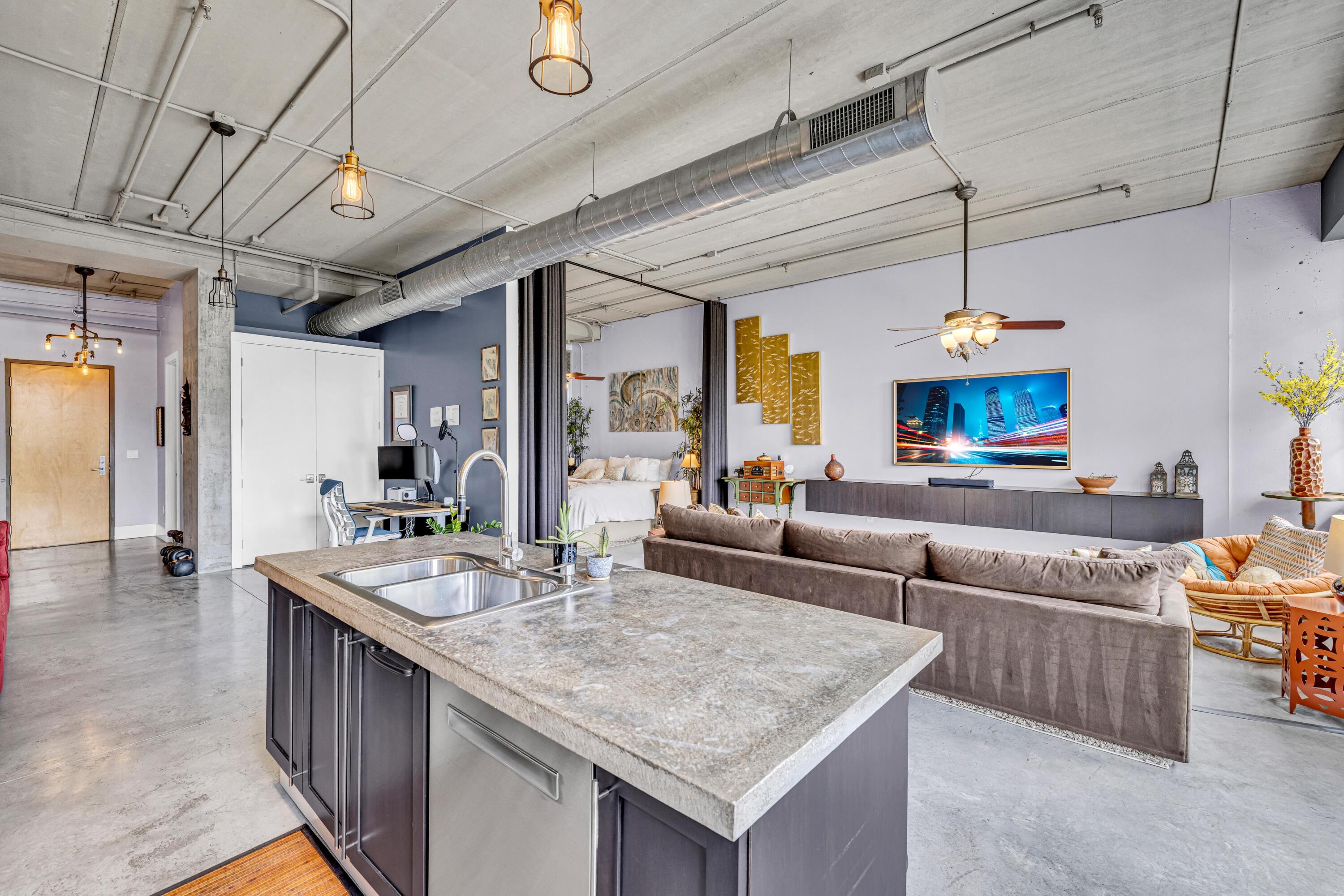 425 N Andrews Avenue 303