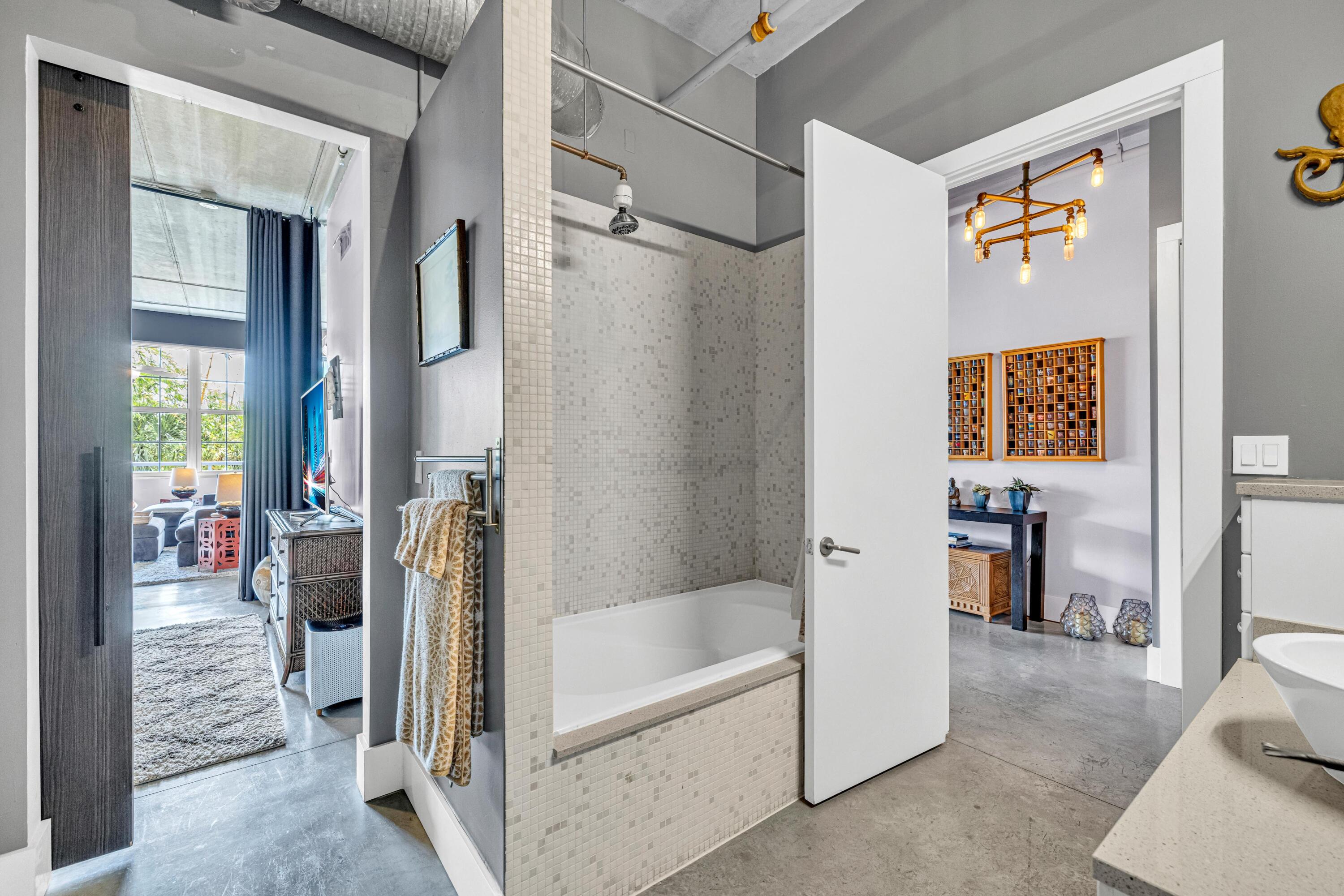 425 N Andrews Avenue 303