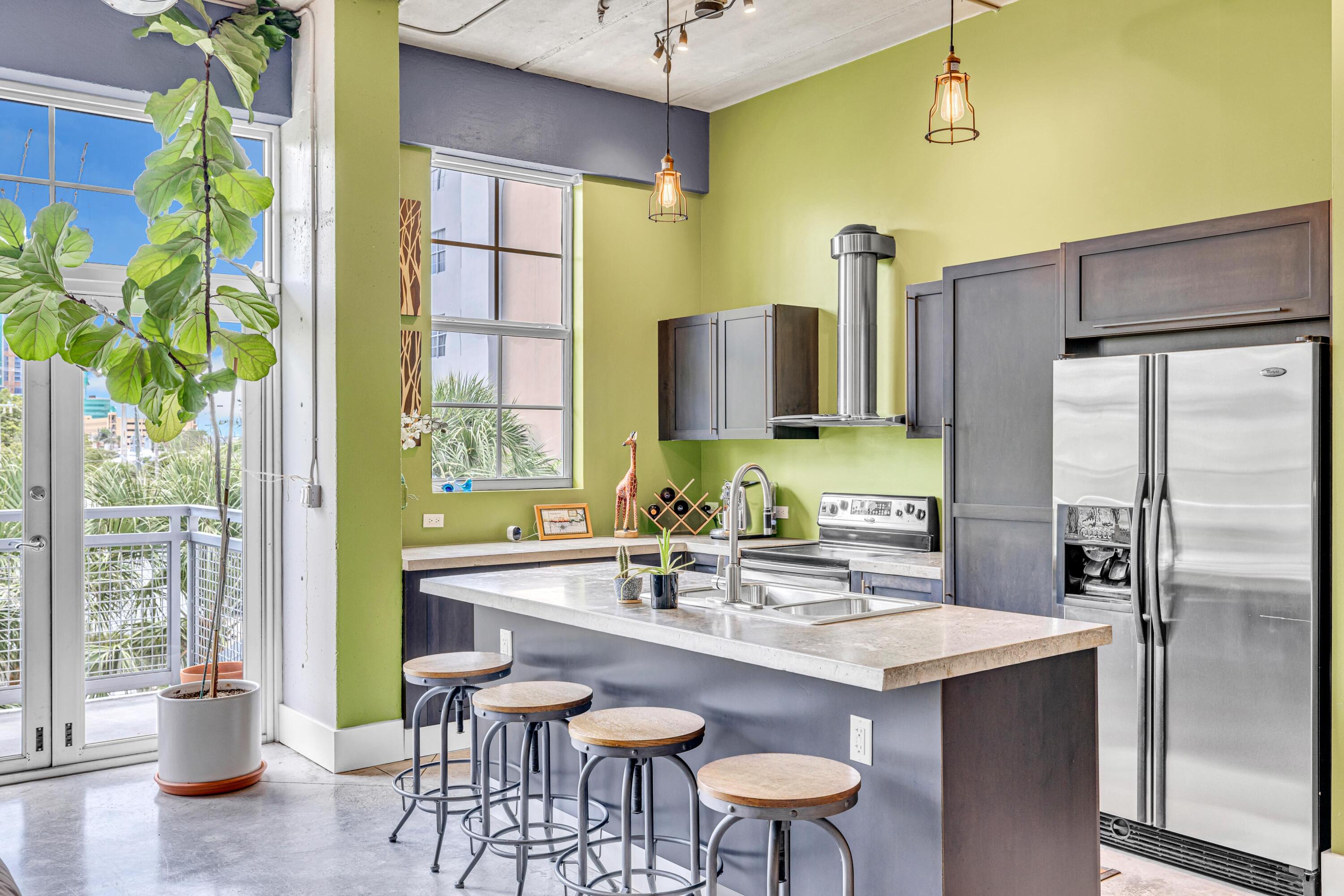 425 N Andrews Avenue 303