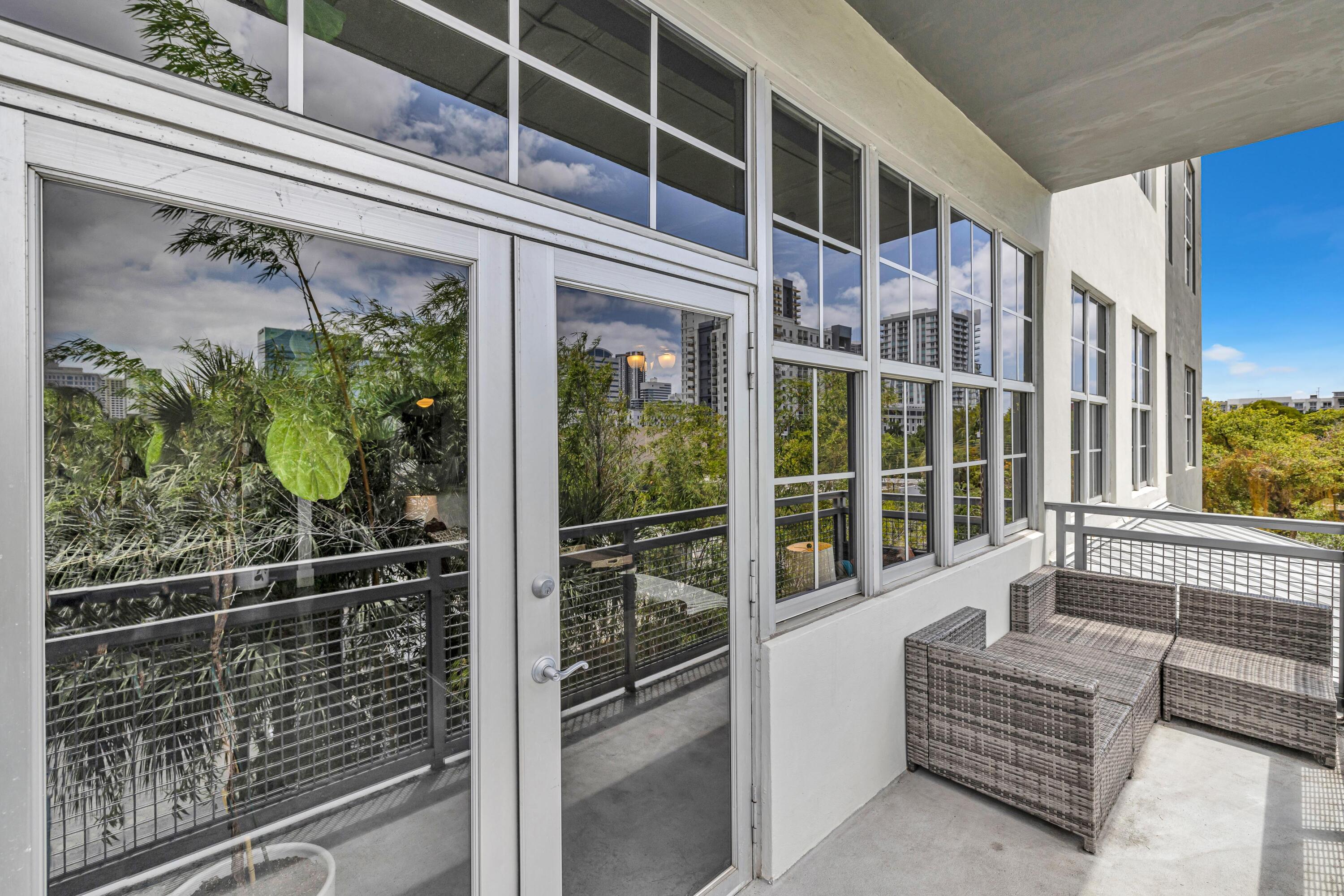 425 N Andrews Avenue 303