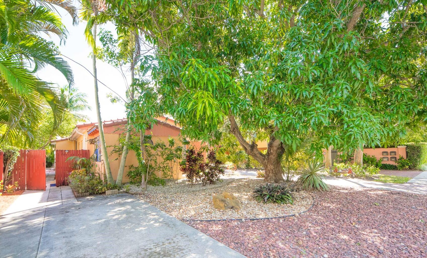 1136 NE 17th Way
