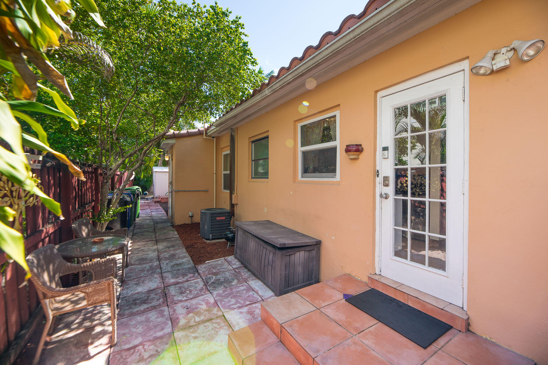 1136 NE 17th Way