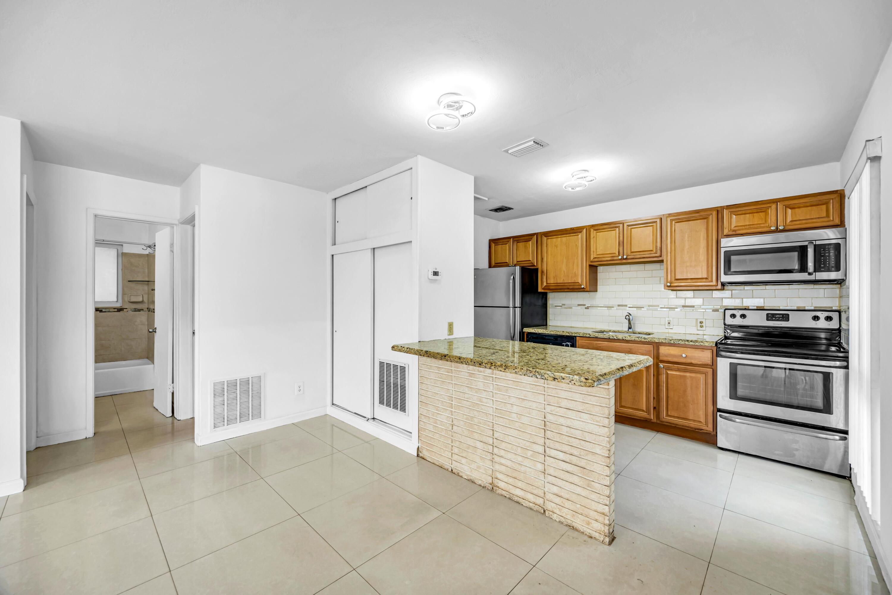 2107 NE 15th Avenue