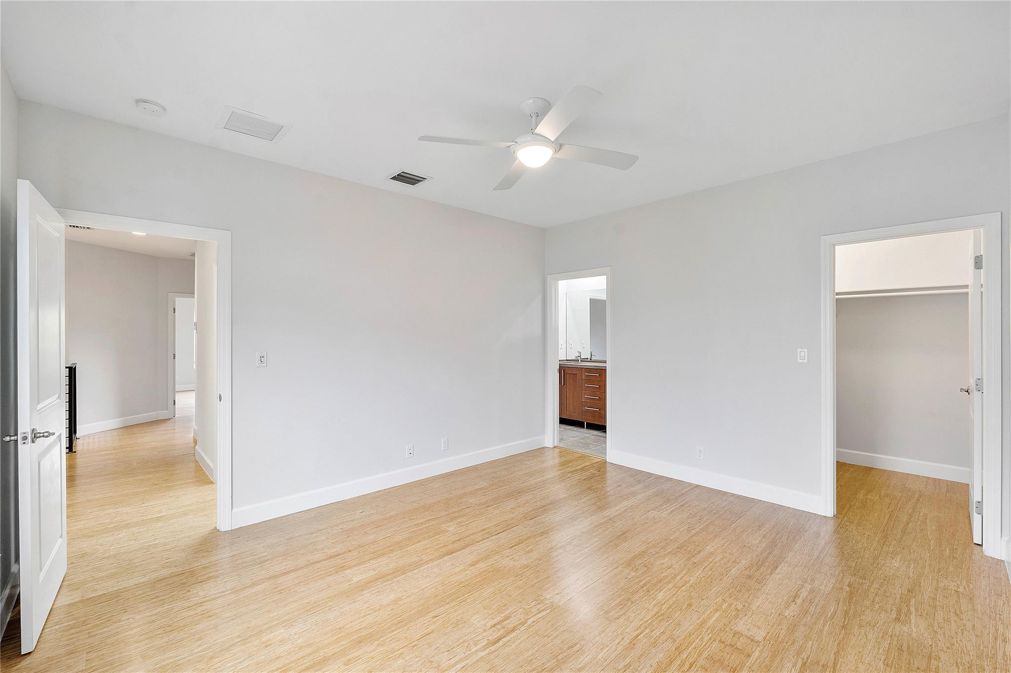 825 NE 17th Way