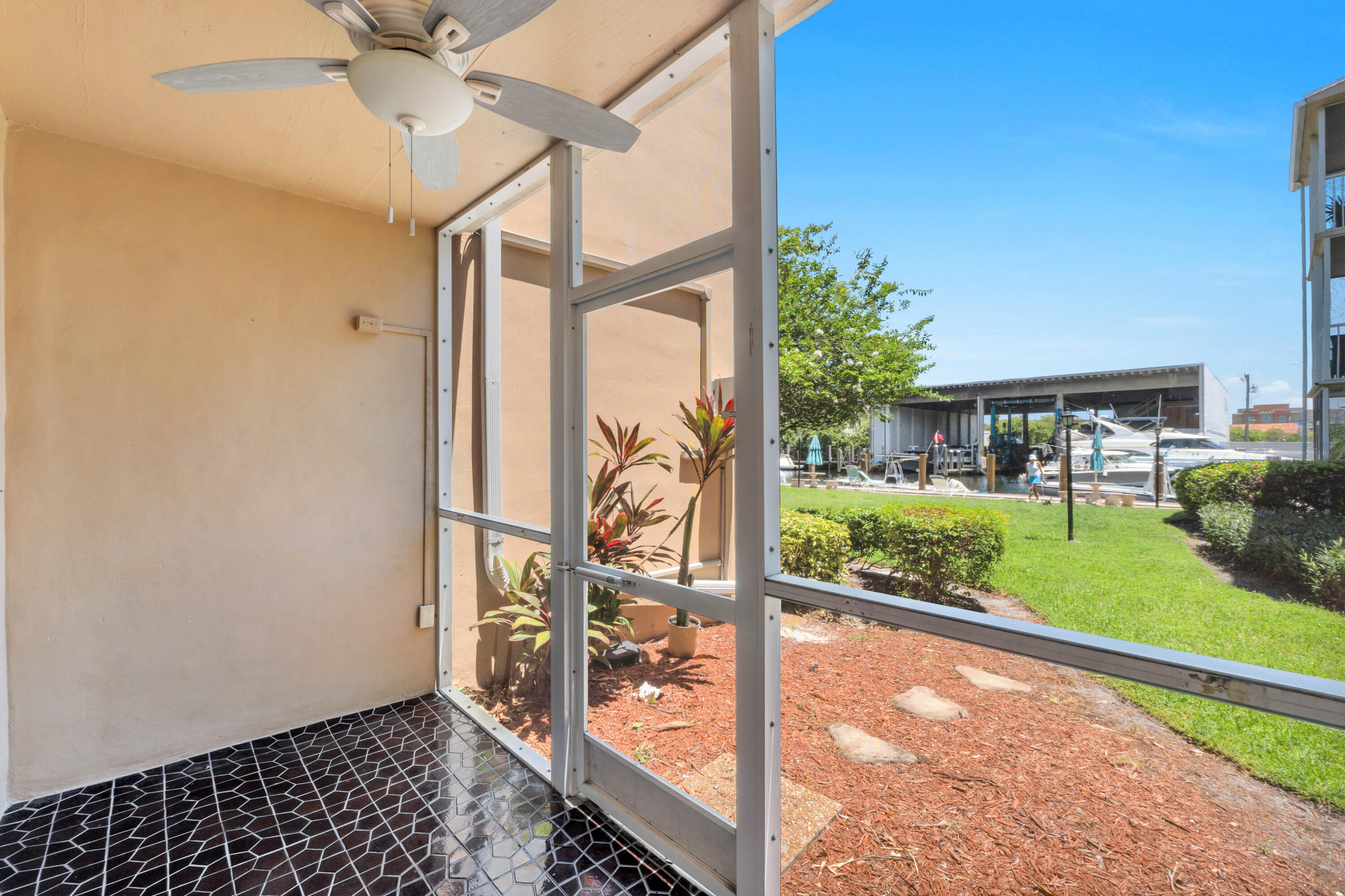 1510 SE 15th Street 106