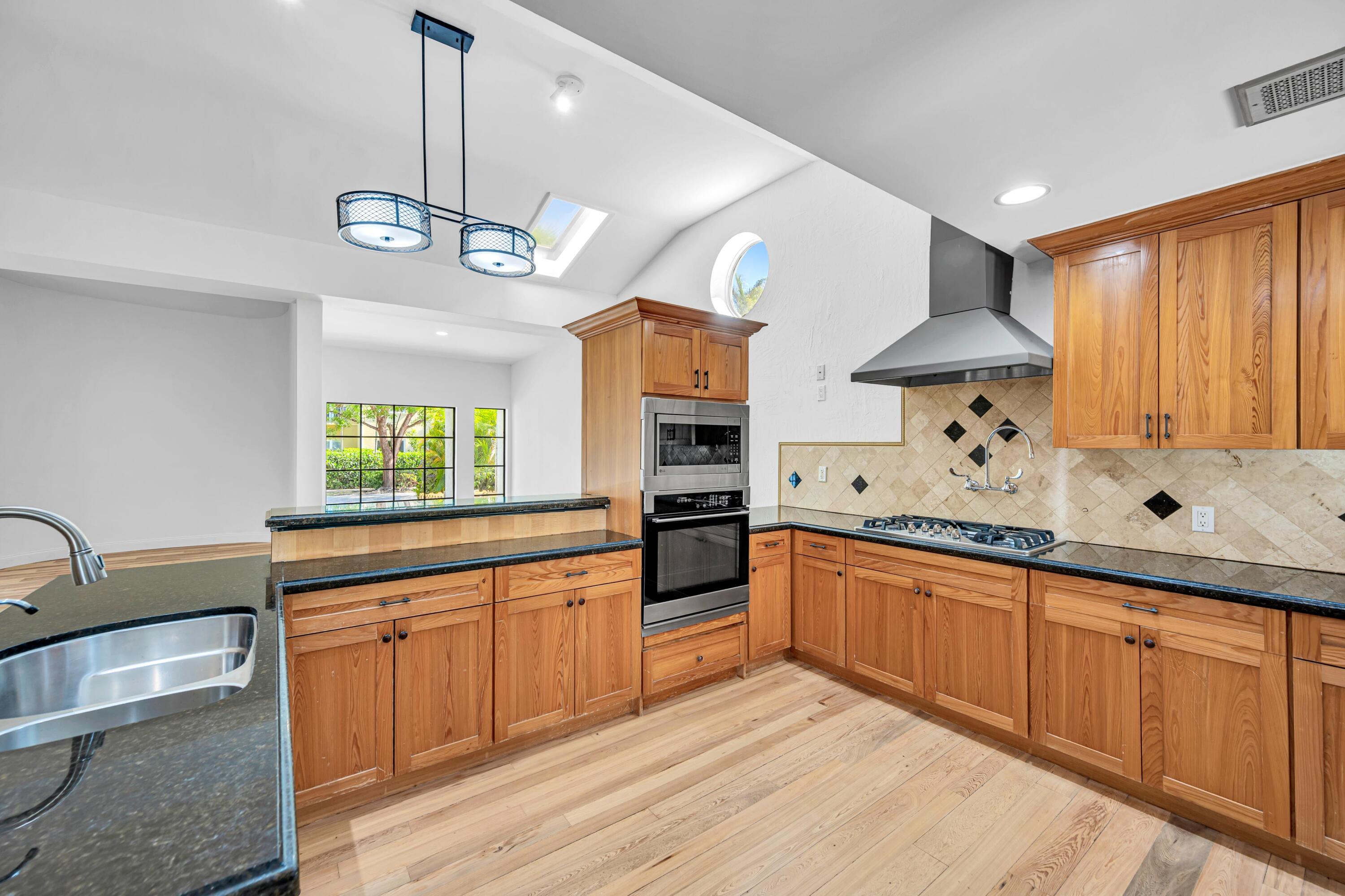 1413 NE 4th Court